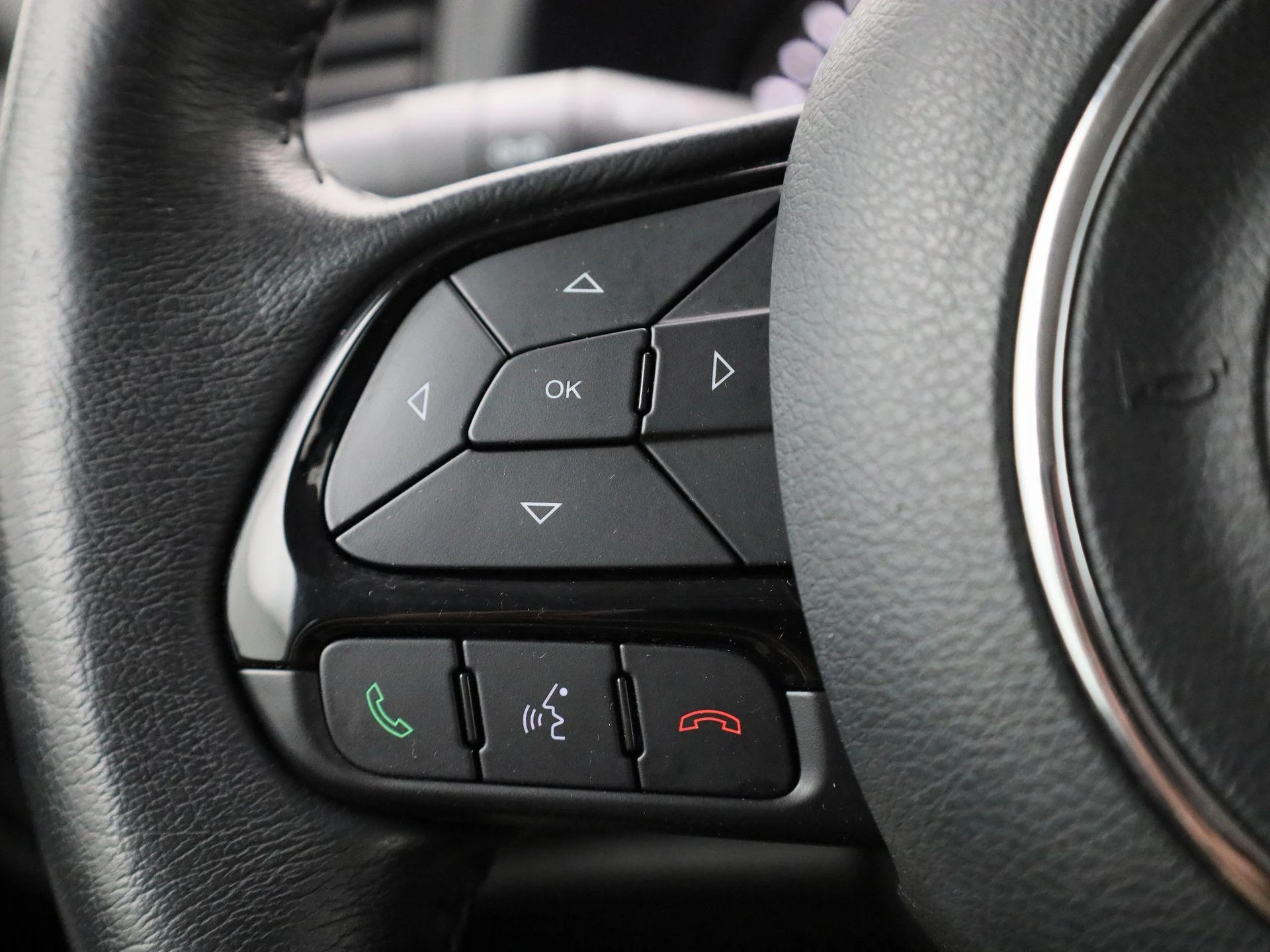 Jeep-Renegade-image-16
