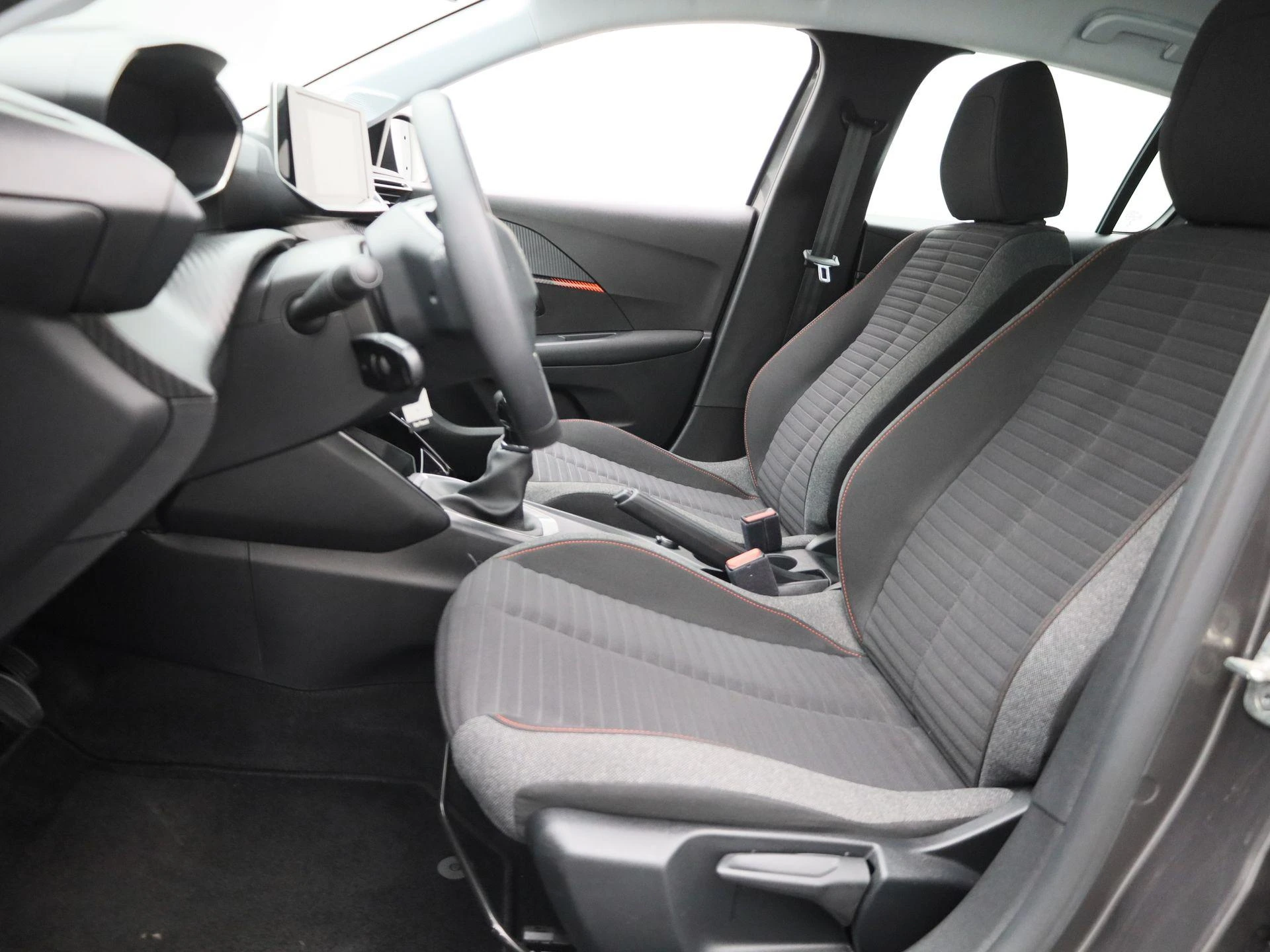 Peugeot-208-image-10