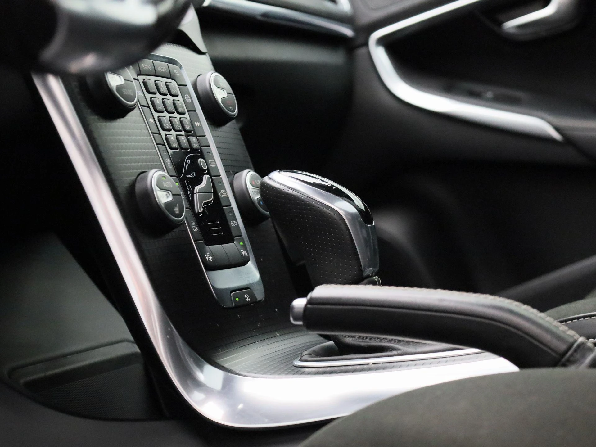 Volvo-V40-image-30