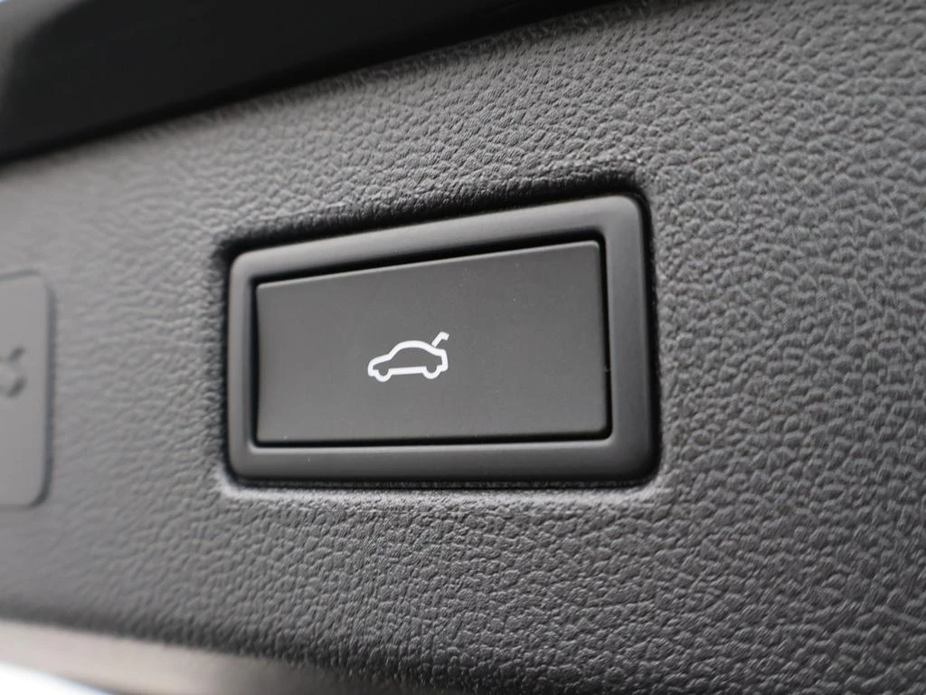 Volkswagen-T-Roc-image-11