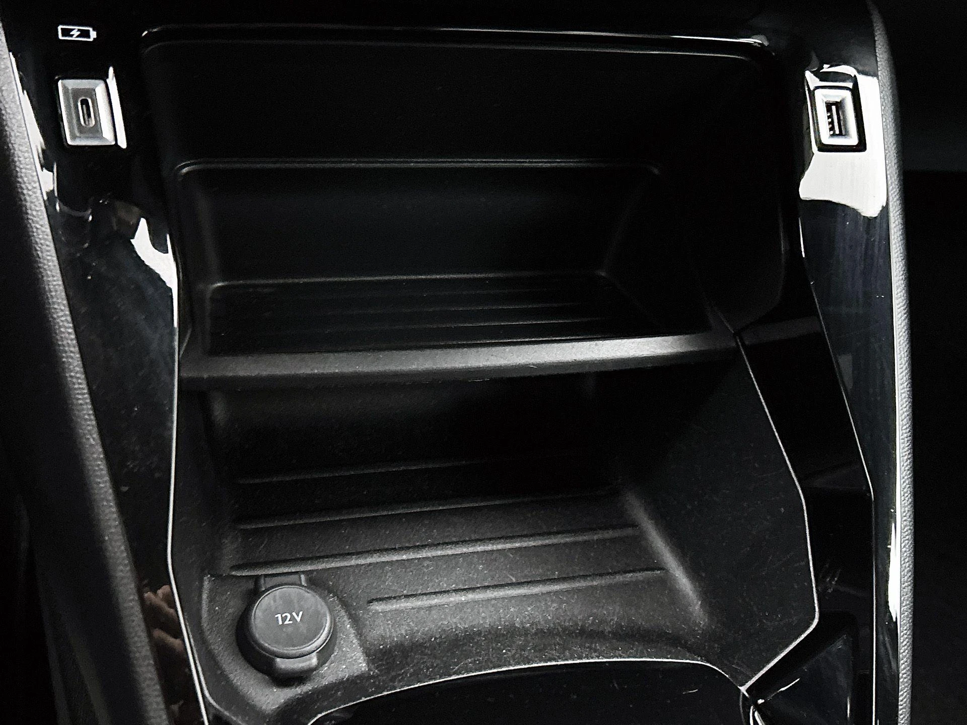 Peugeot-e-2008-image-29