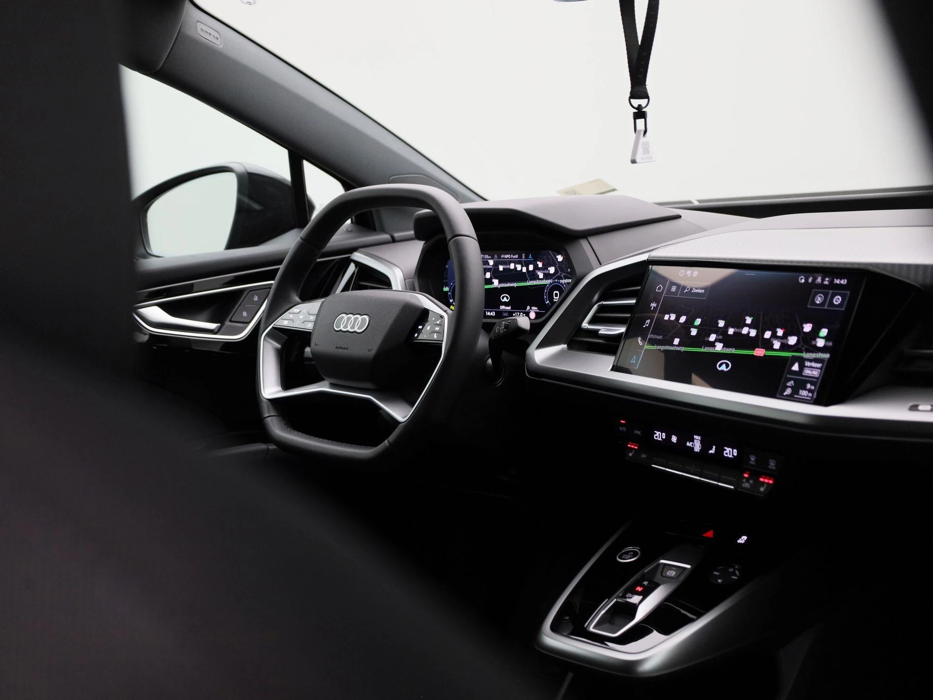 Audi-Q4 e-tron-image-40