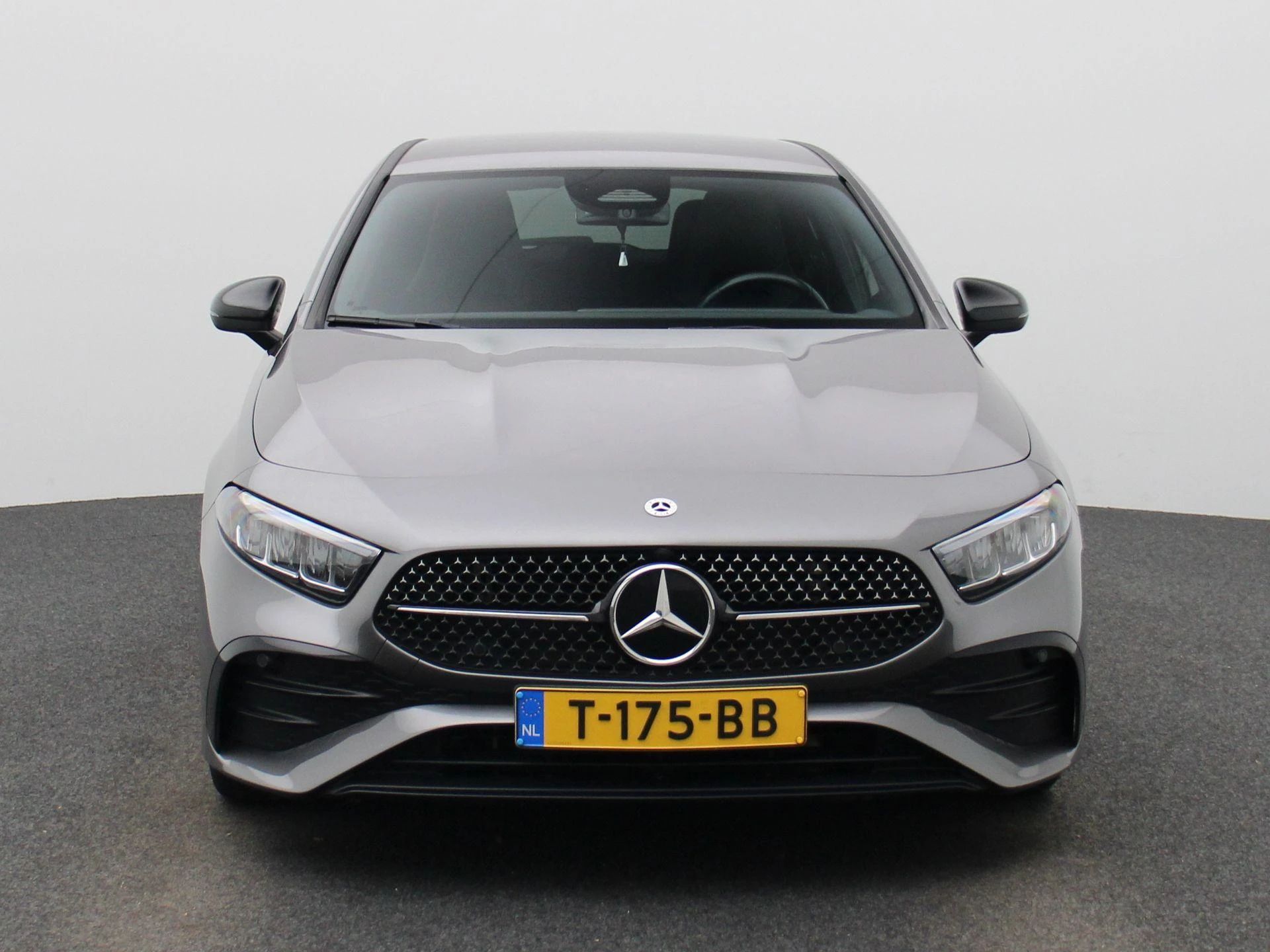 Mercedes-Benz-A-Klasse-image-2