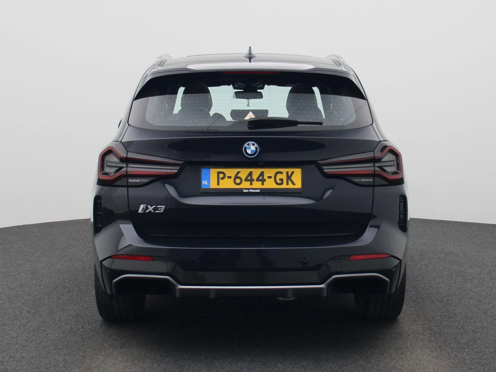 BMW-iX3-image-4