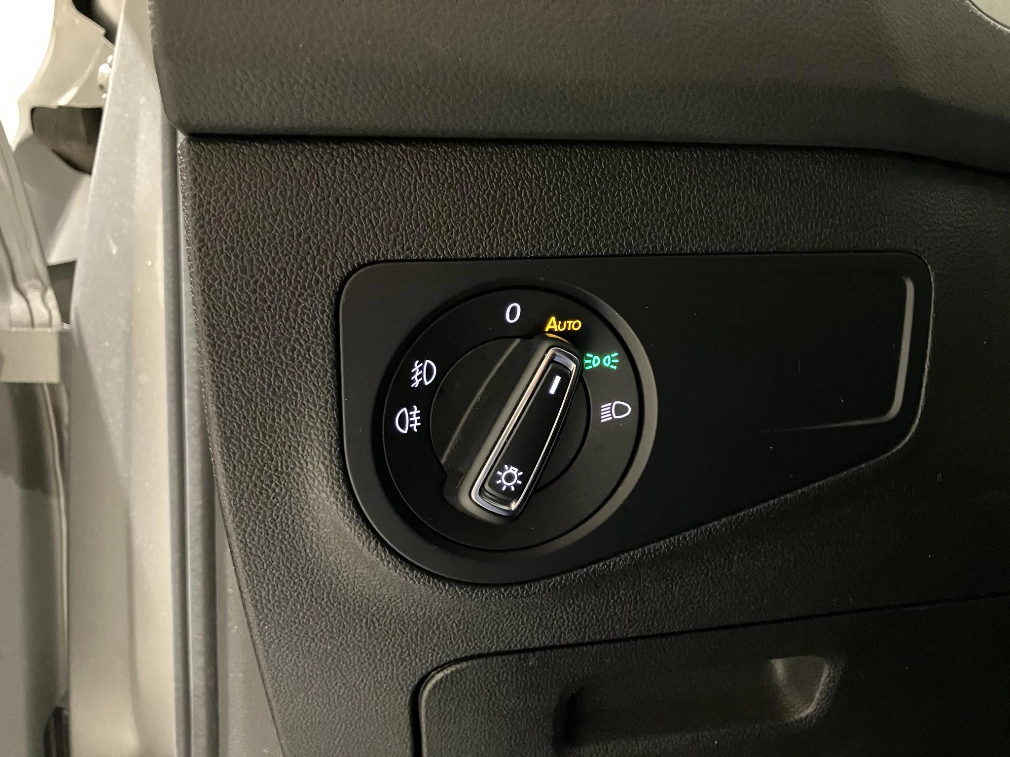 Volkswagen-Tiguan-image-17