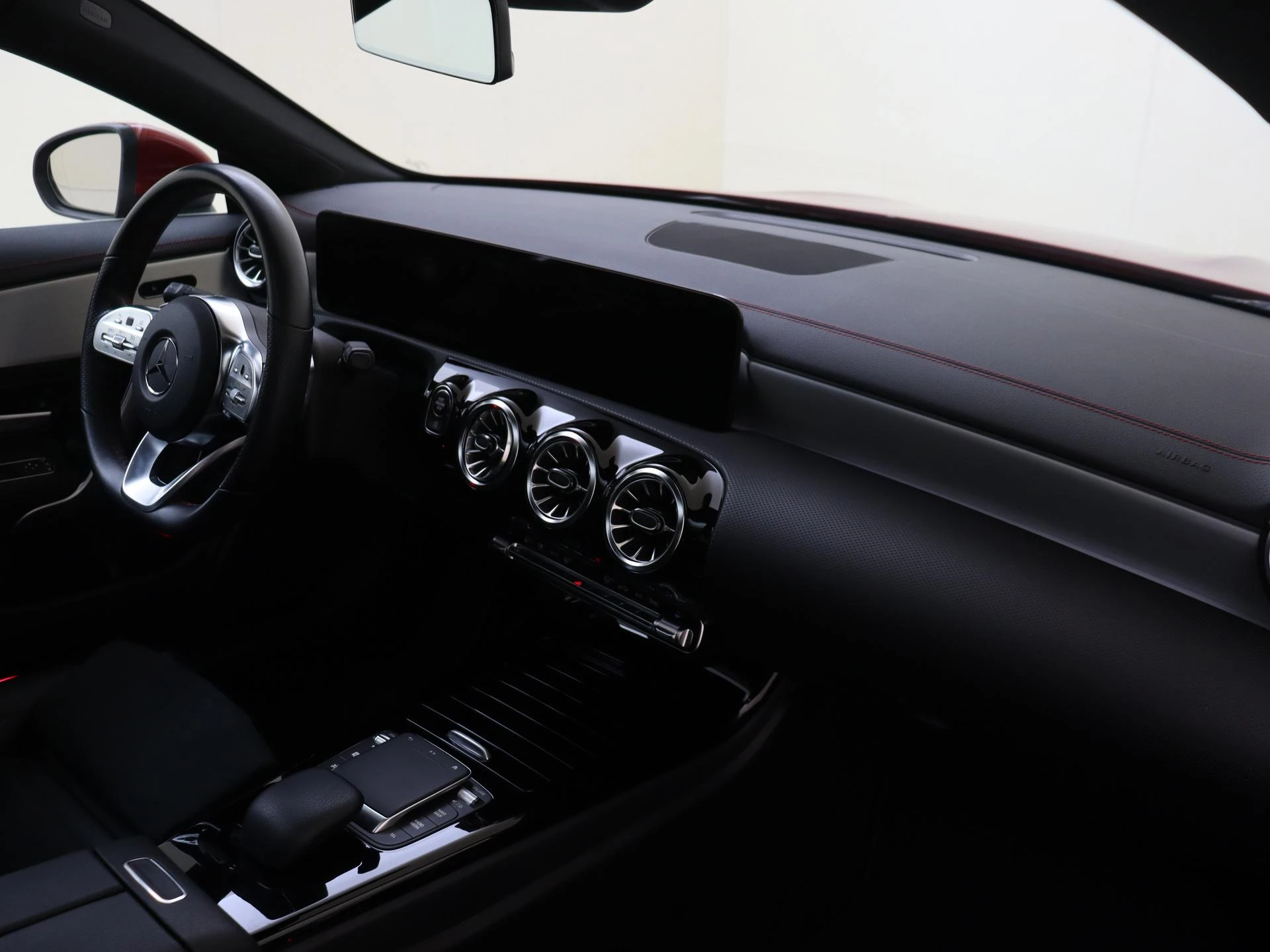Mercedes-Benz-CLA-image-4