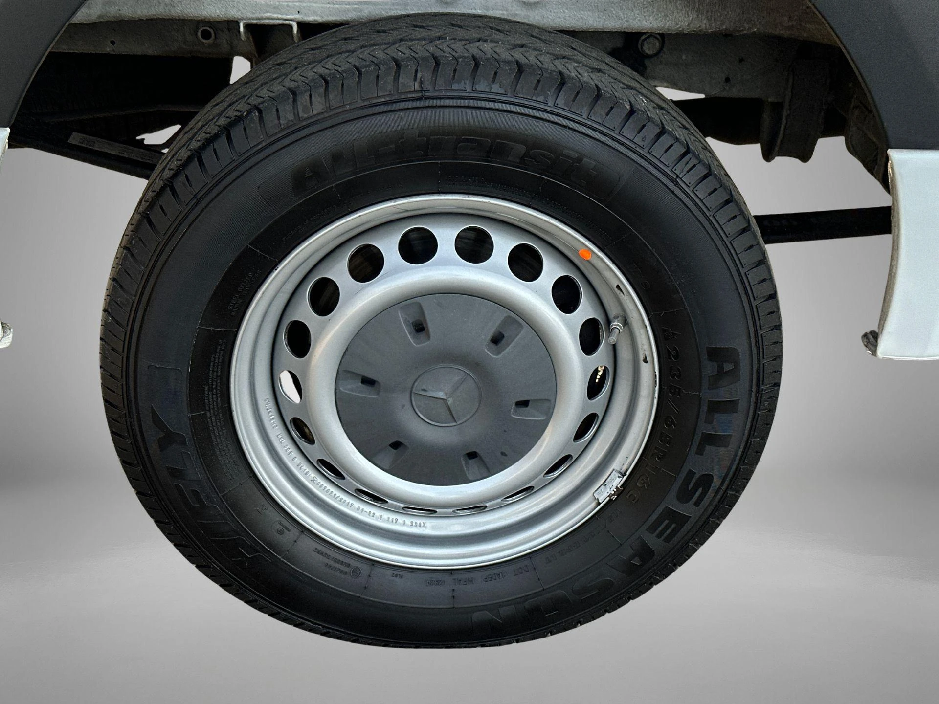 Mercedes-Benz-Sprinter-image-30
