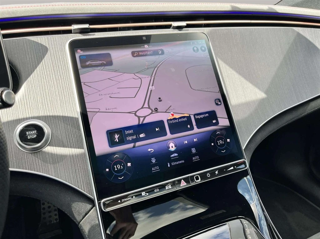 Mercedes-Benz-EQE-image-12