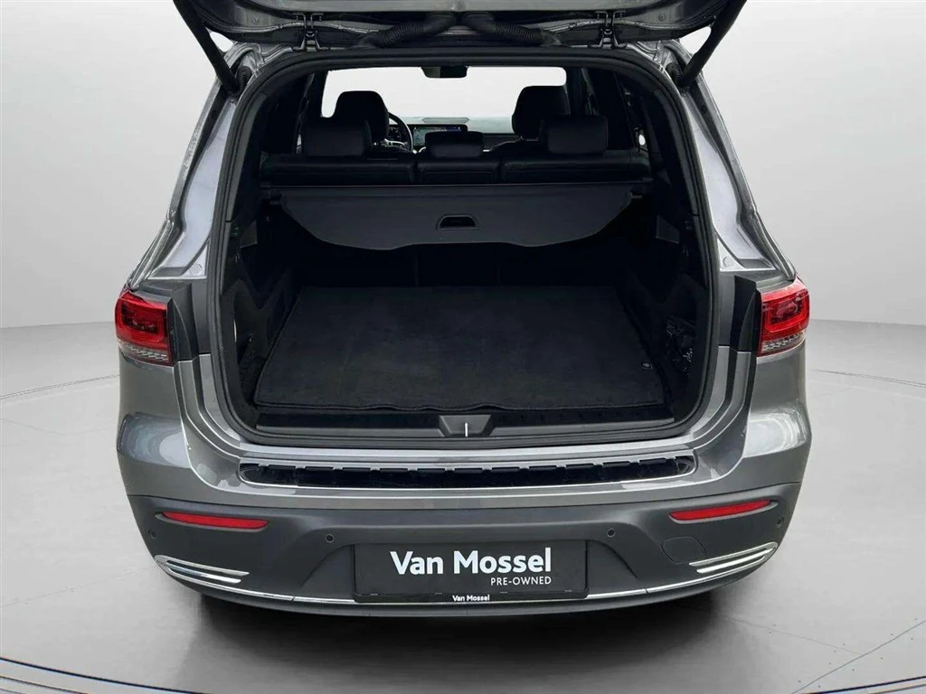 Mercedes-Benz-EQB-image-23