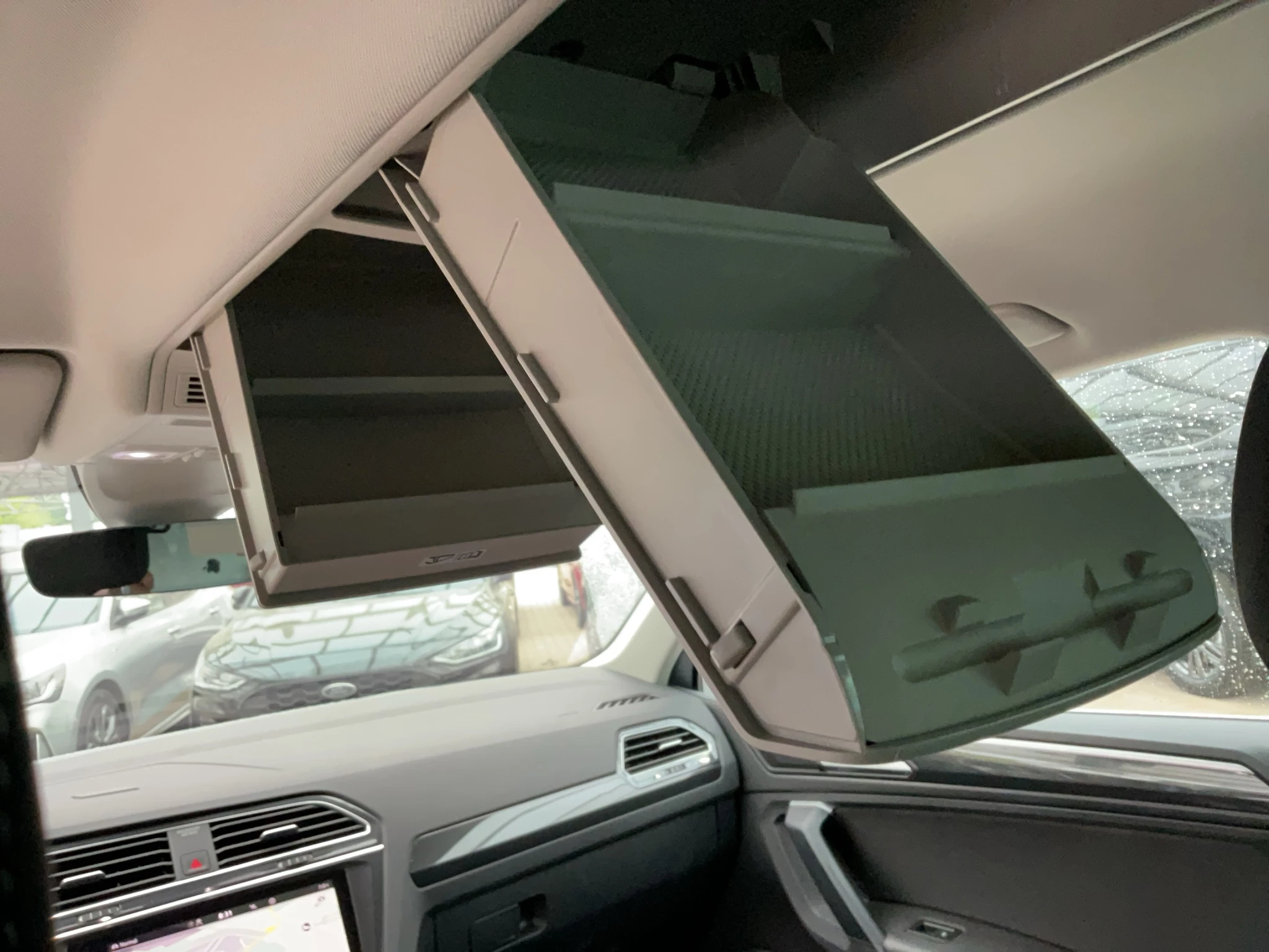 Volkswagen-Tiguan-image-22