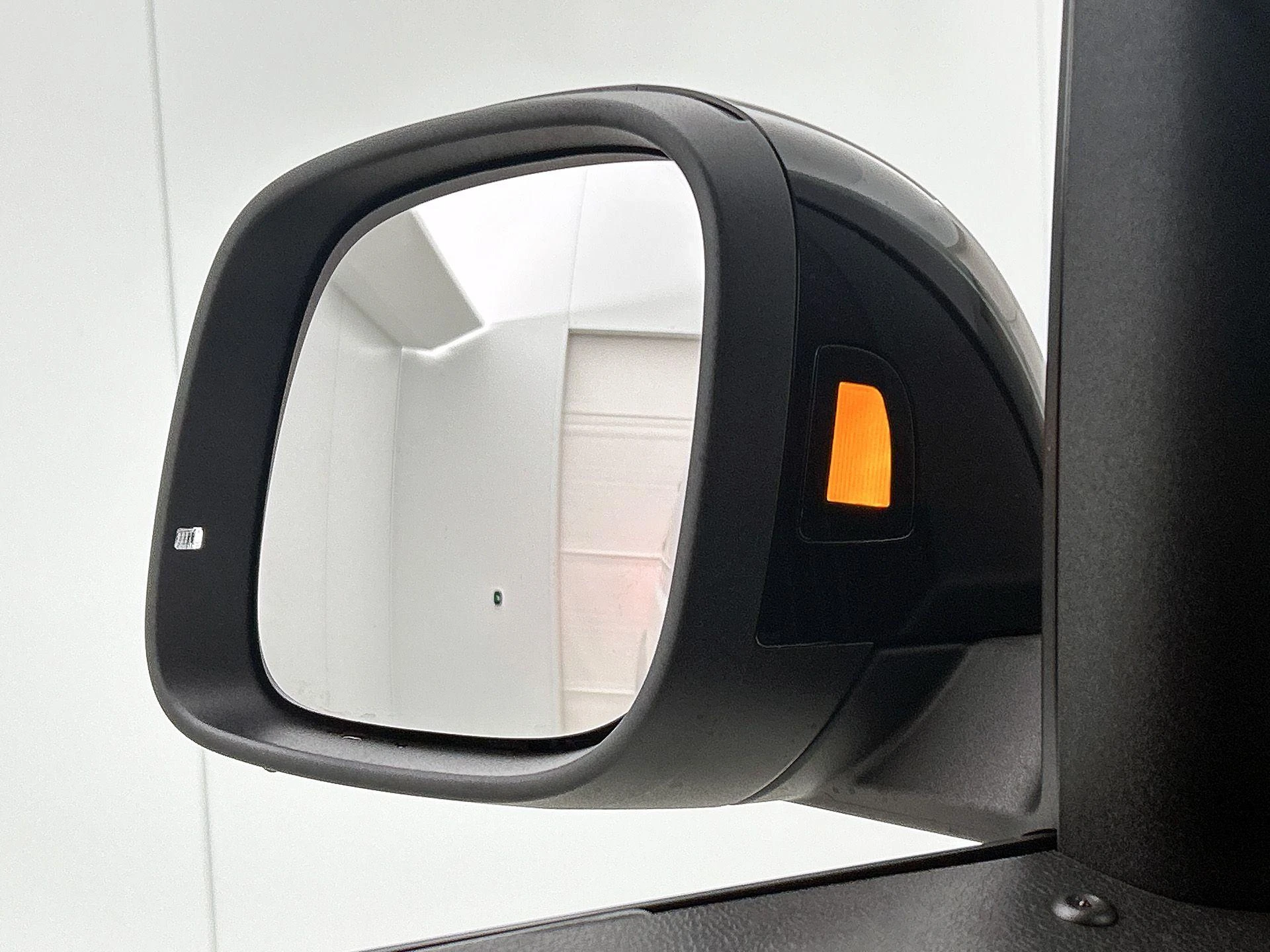 Volkswagen-ID. Buzz-image-28