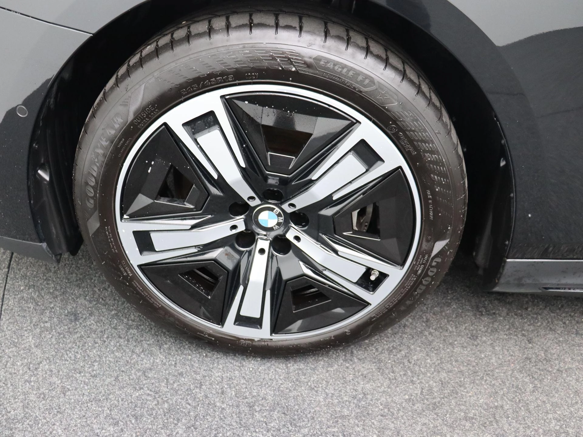 BMW-i5-image-10
