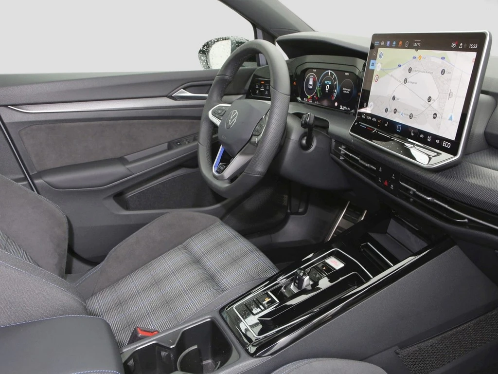 Volkswagen-Golf-image-8