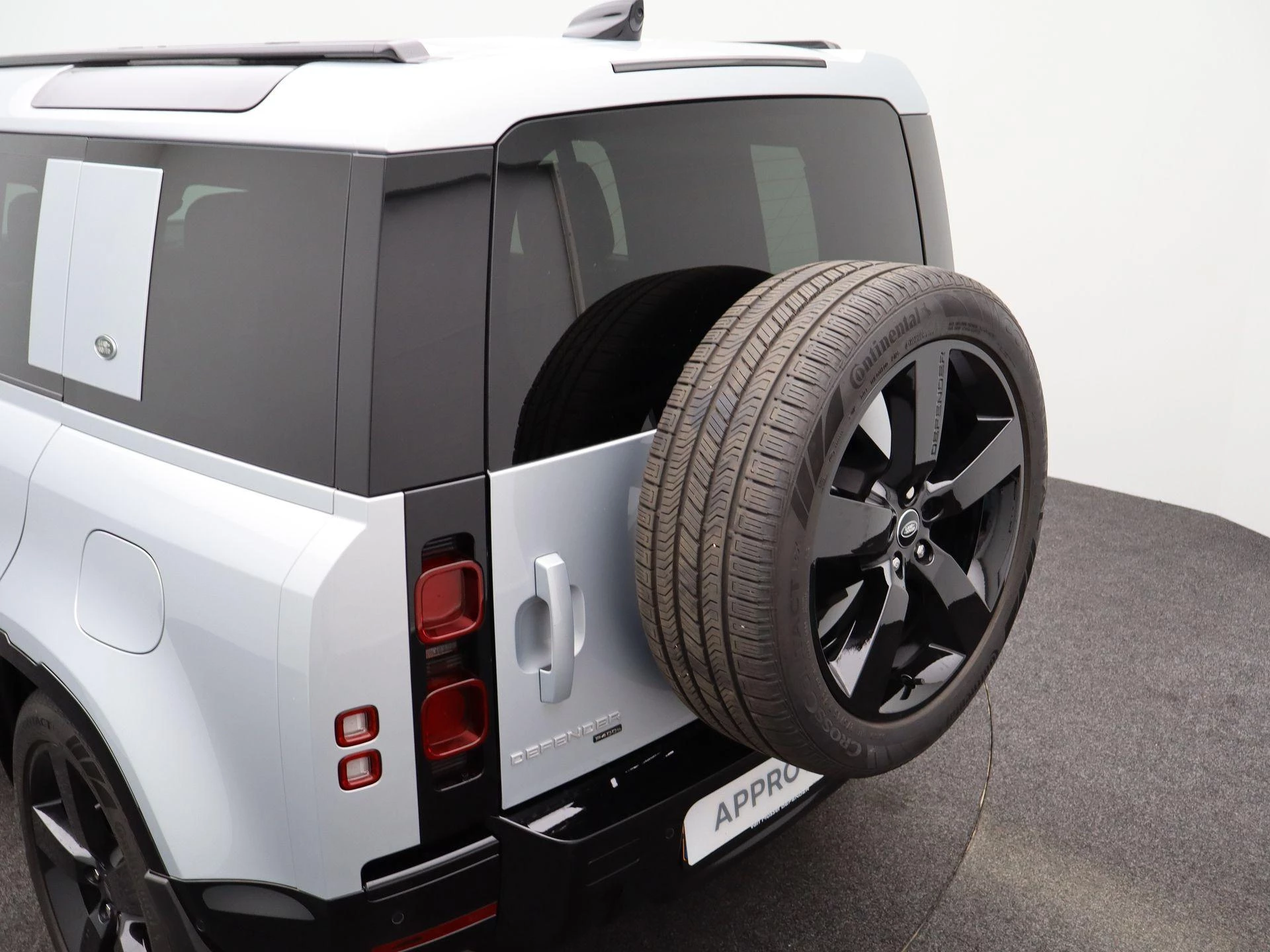 Land Rover Defender 110 P400e XS Edition