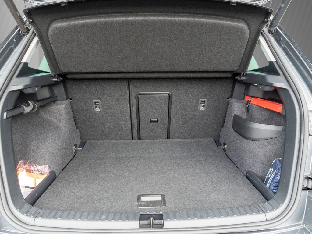 Škoda Karoq 1.5 TSI DSG Tour Matrix, AHK, Navi