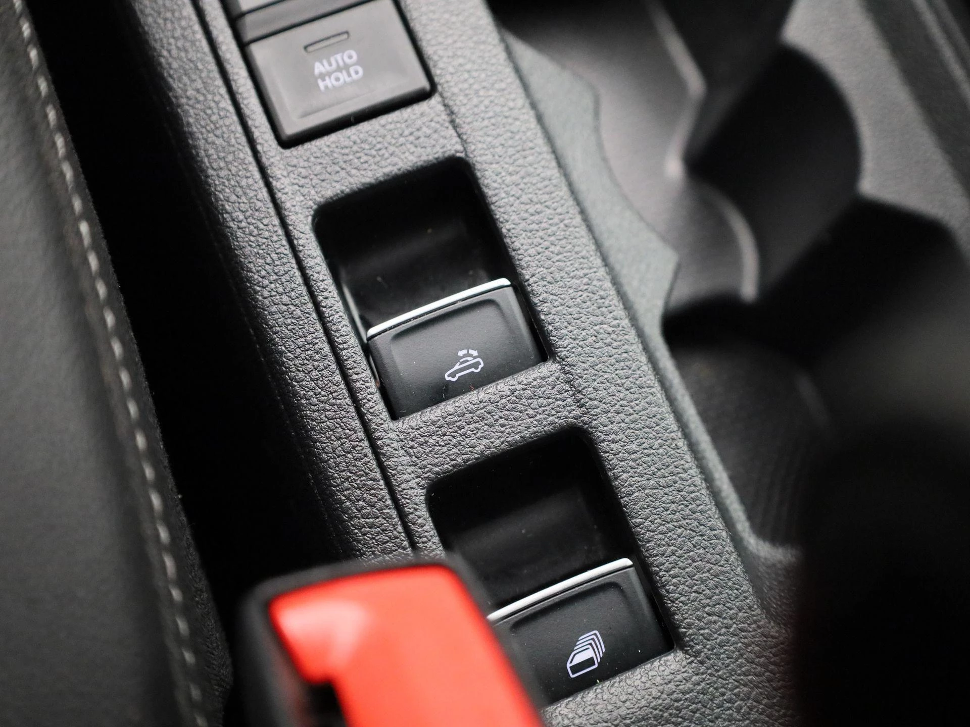 Volkswagen-T-Roc-image-34