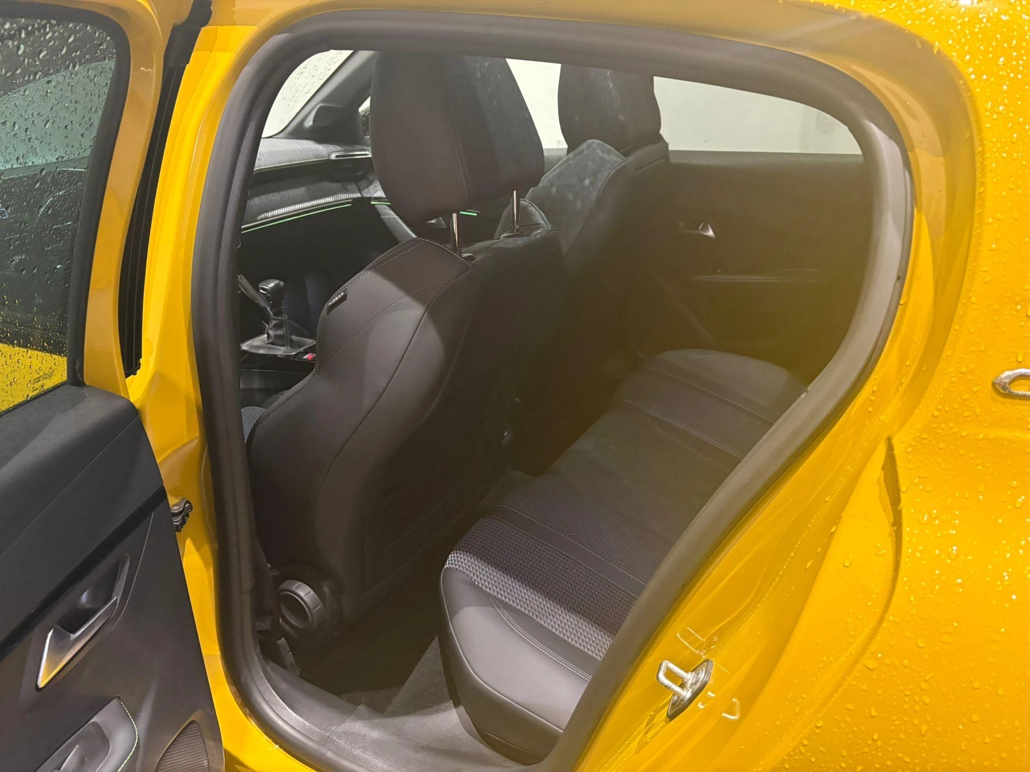 Peugeot-208-image-22
