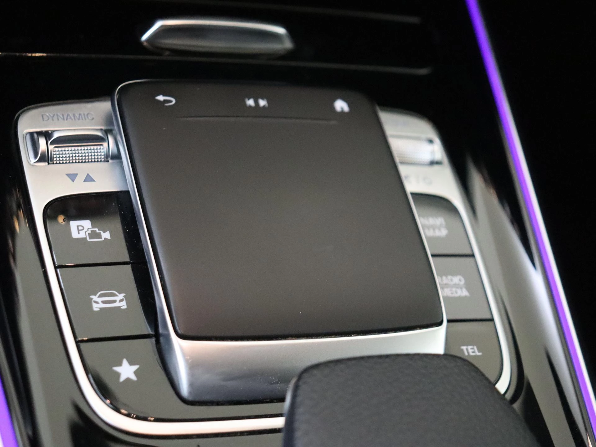 Mercedes-Benz-GLB-image-26