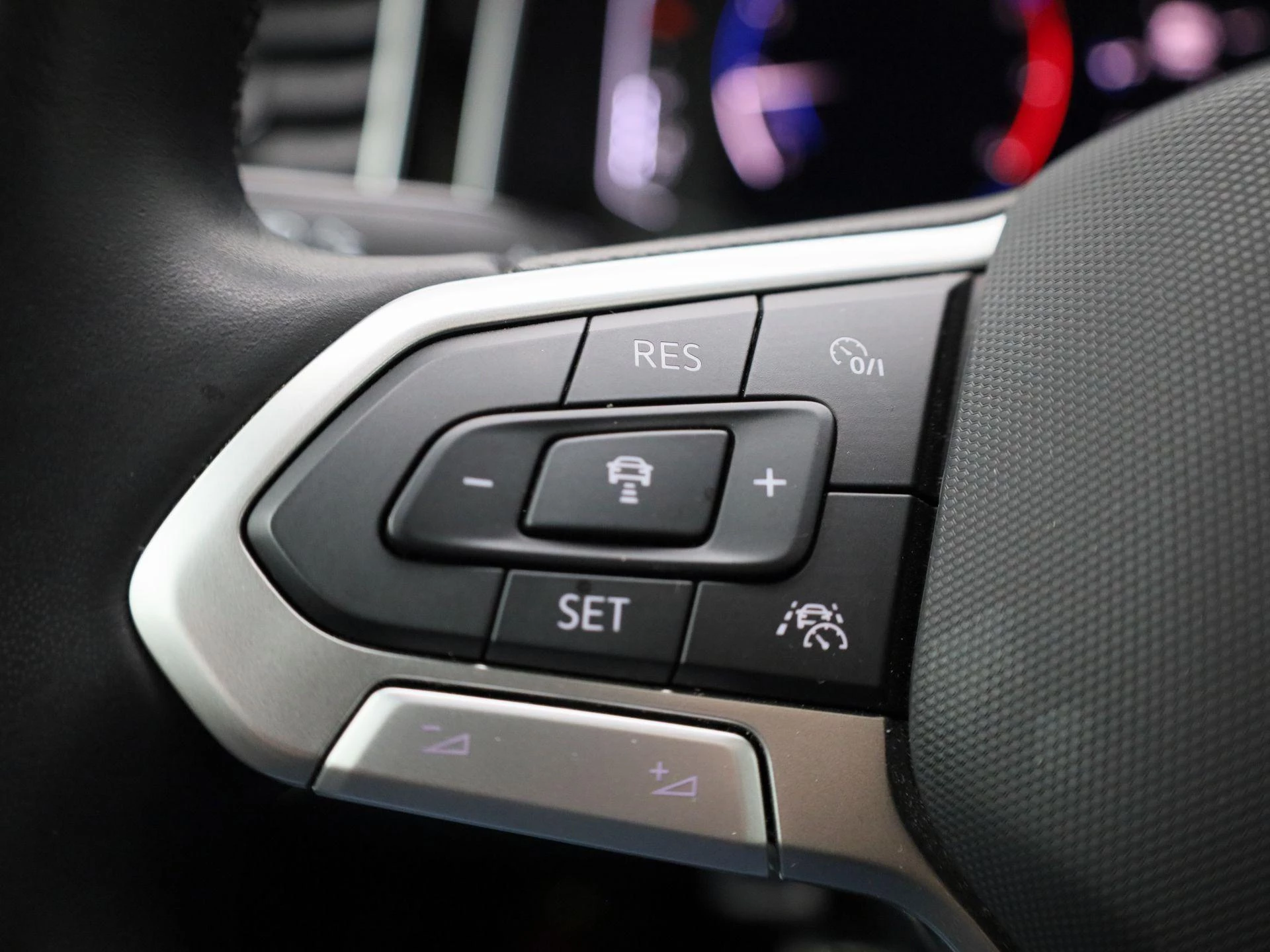Volkswagen-Polo-image-19