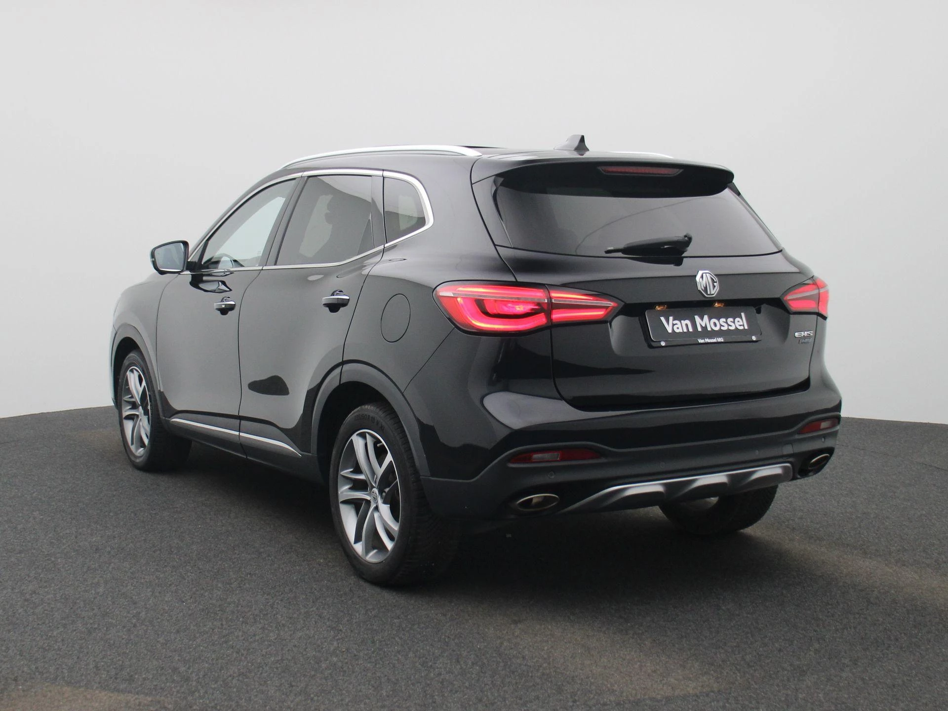MG EHS 1.5T Luxury