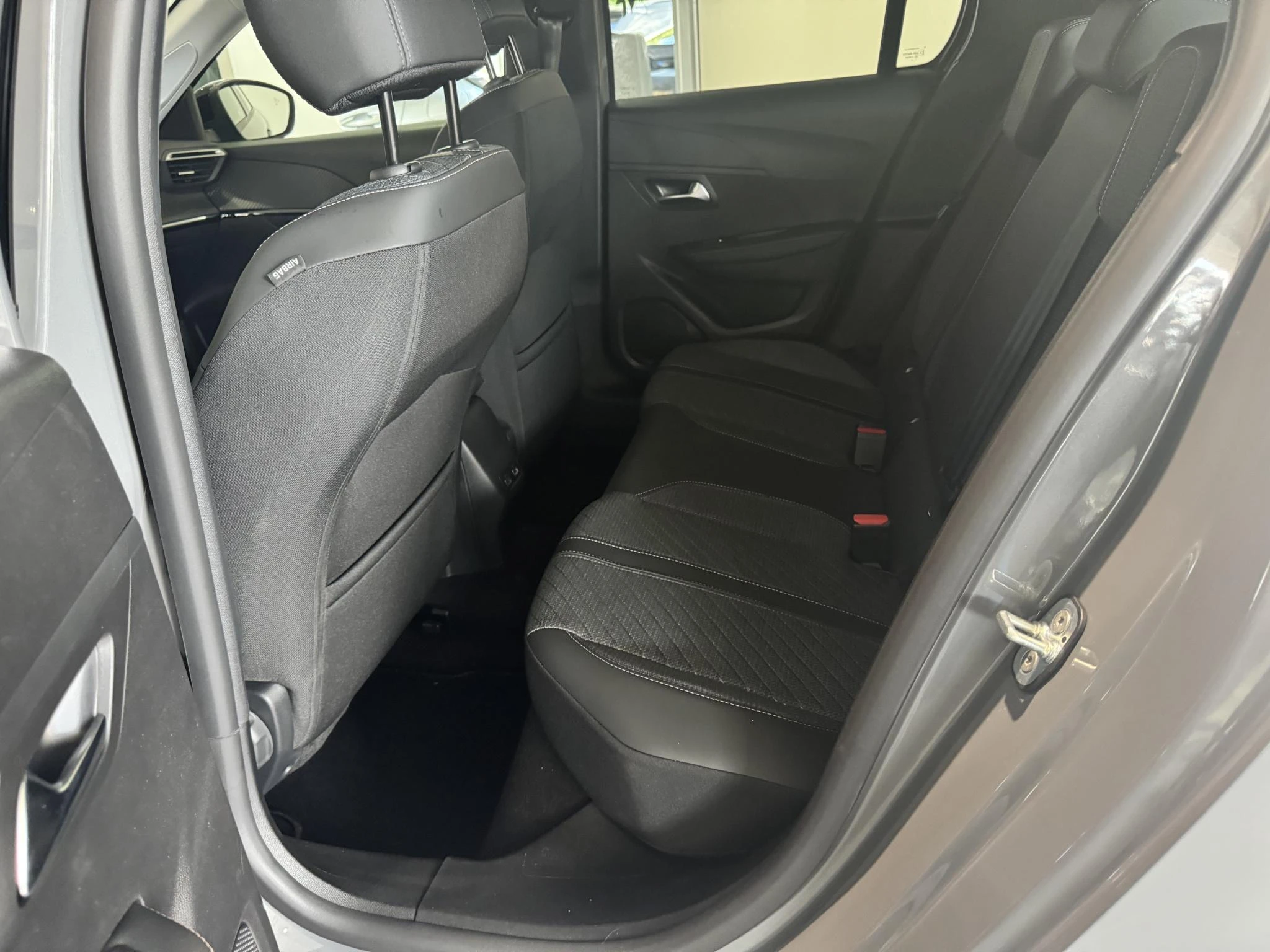 Peugeot 208 1.2 Hybrid 110 e-DCS6 Allure