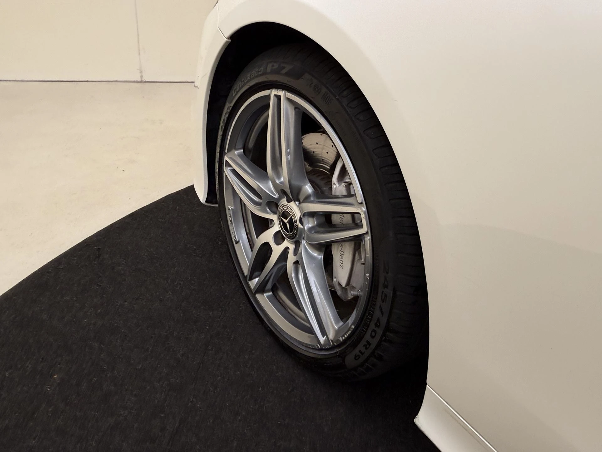 Mercedes-Benz-E-Klasse-image-29
