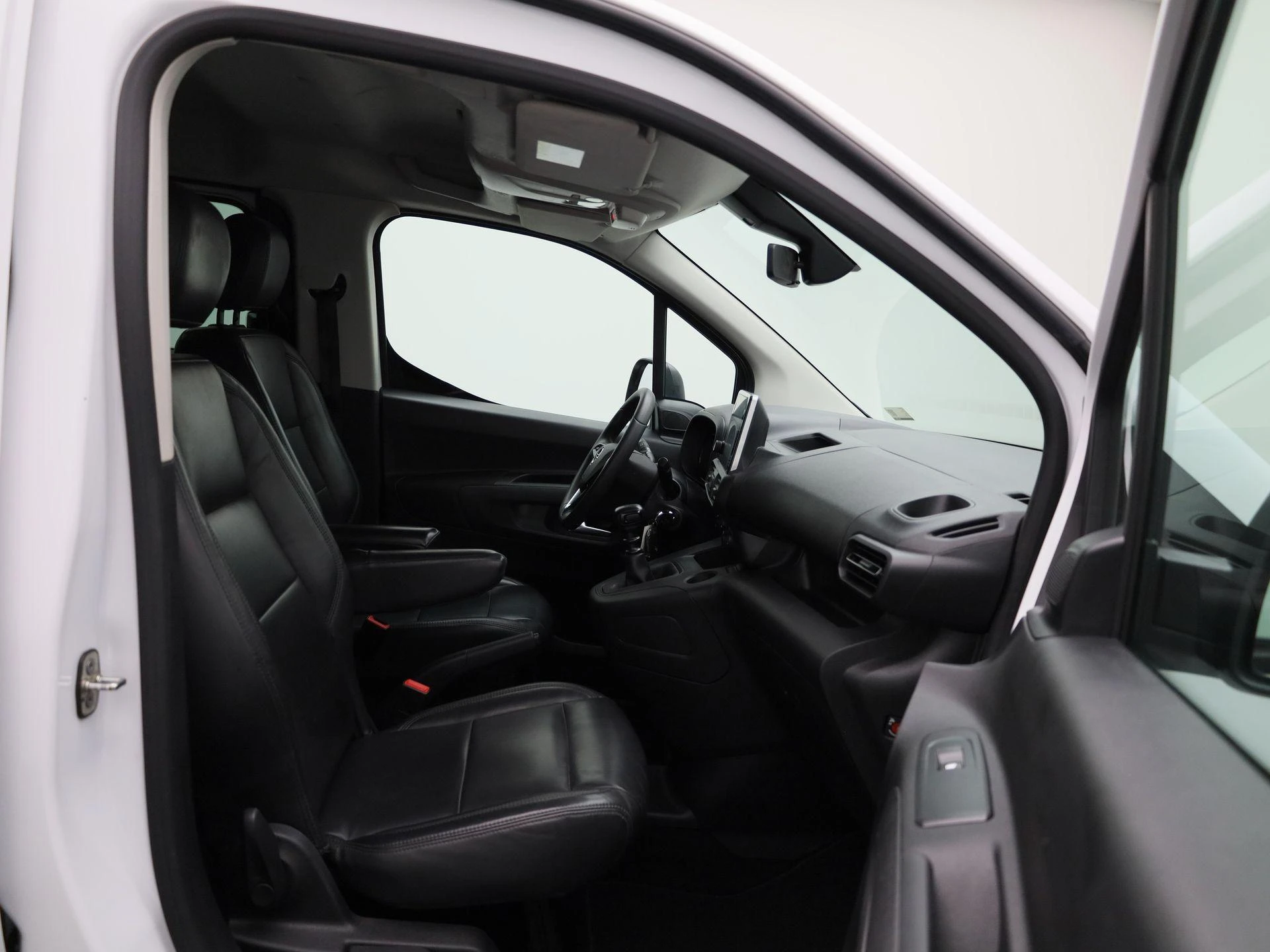 Opel-Combo Life-image-30