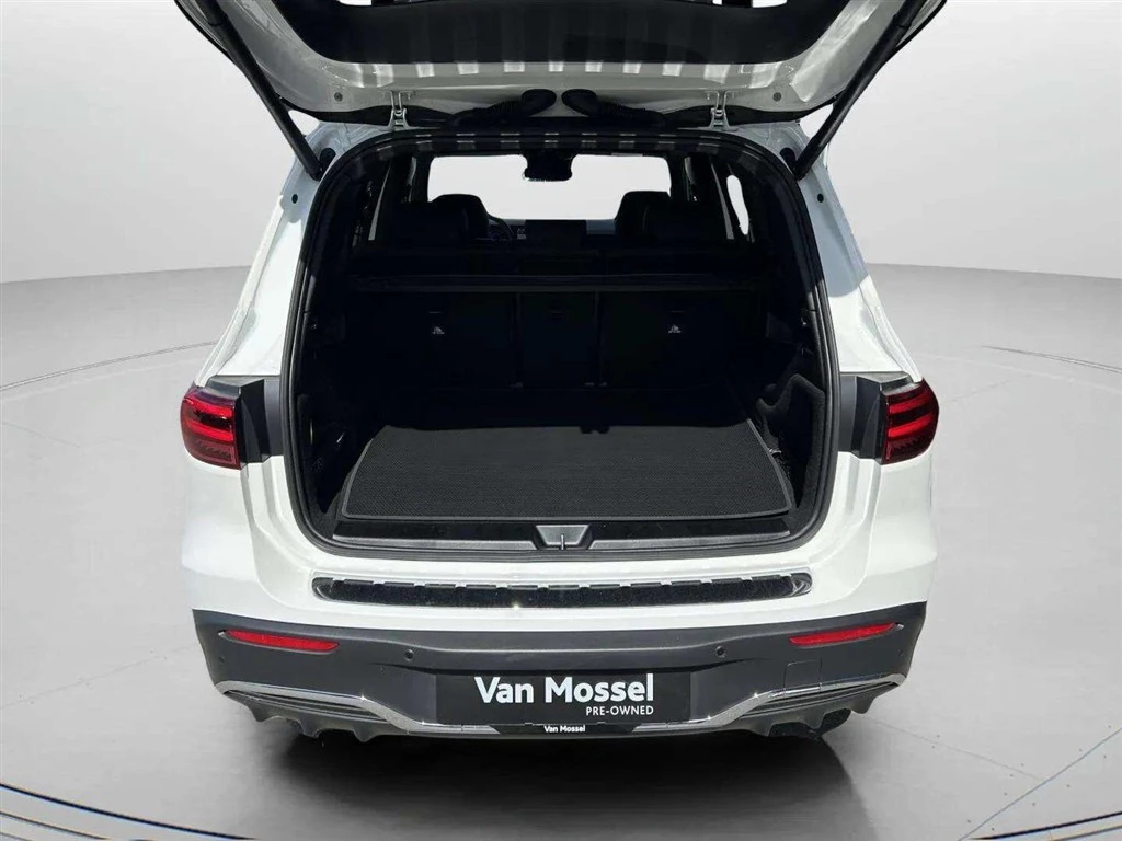 Mercedes-Benz-EQB-image-20