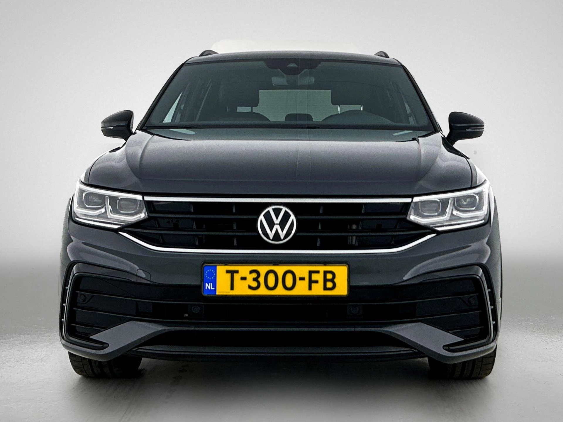 Volkswagen-Tiguan-image-4