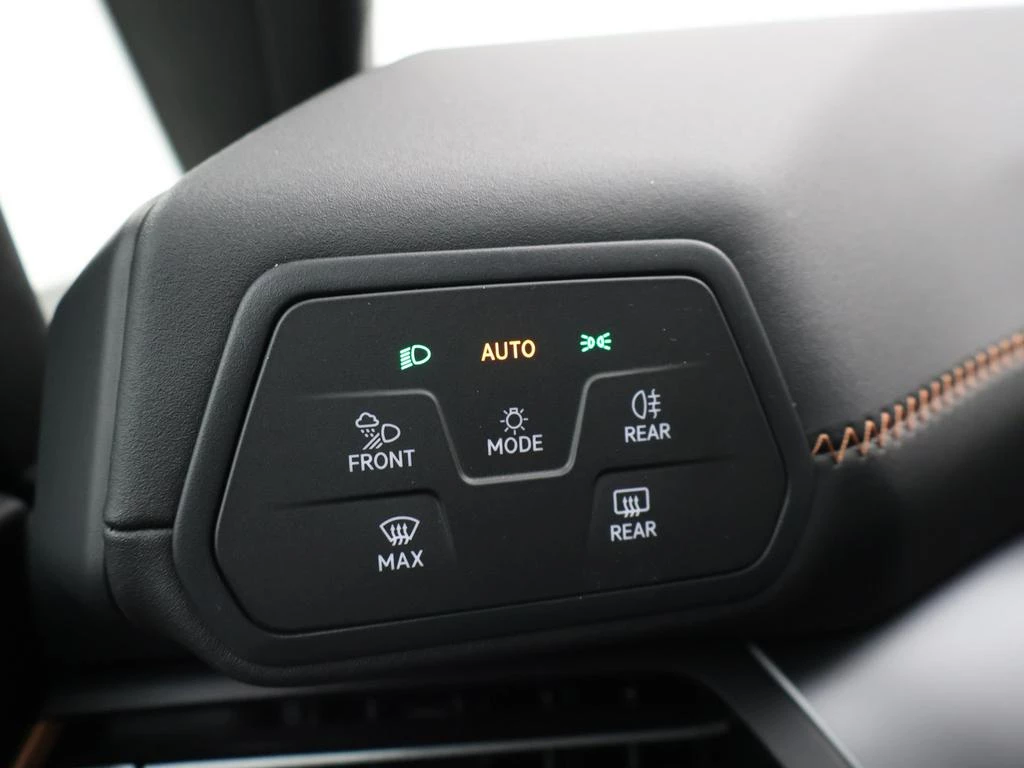 CUPRA Born Born eBoost Business 231pk v 59 kWh * DEMO *