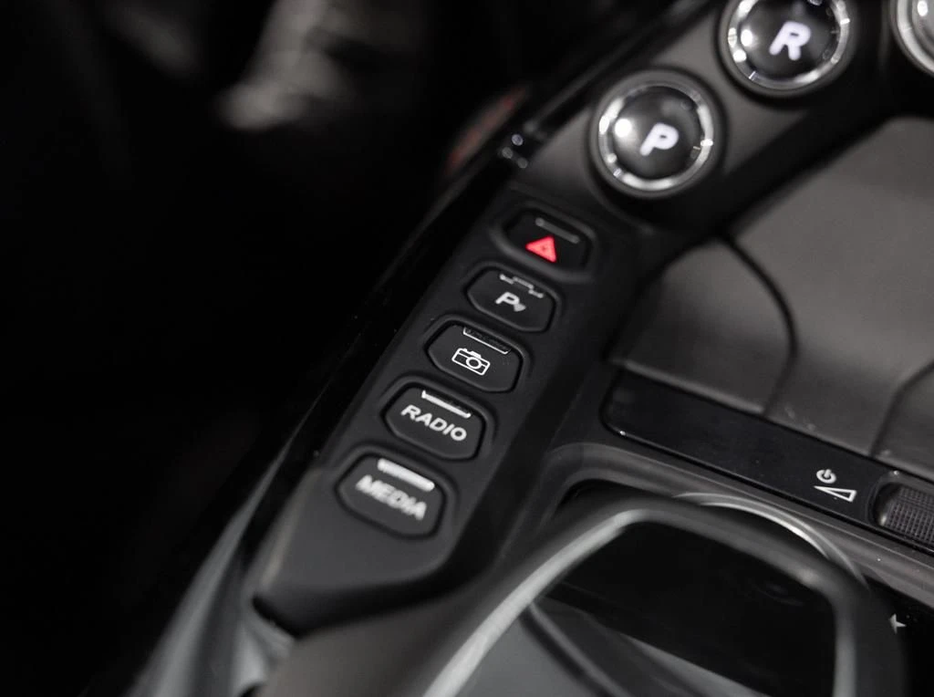 Aston Martin-V8 Vantage-image-26