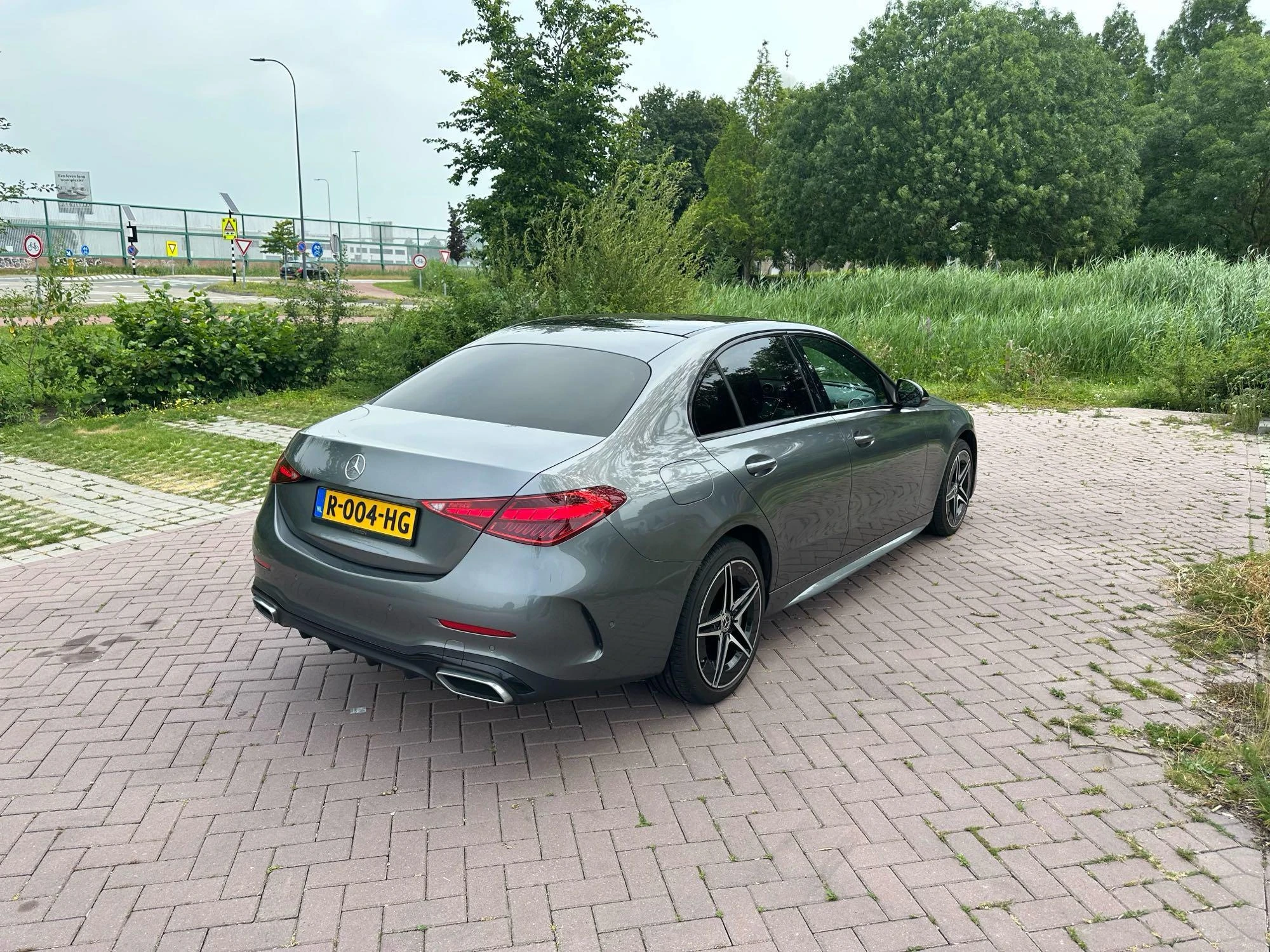 Mercedes-Benz-C-Klasse-image-5