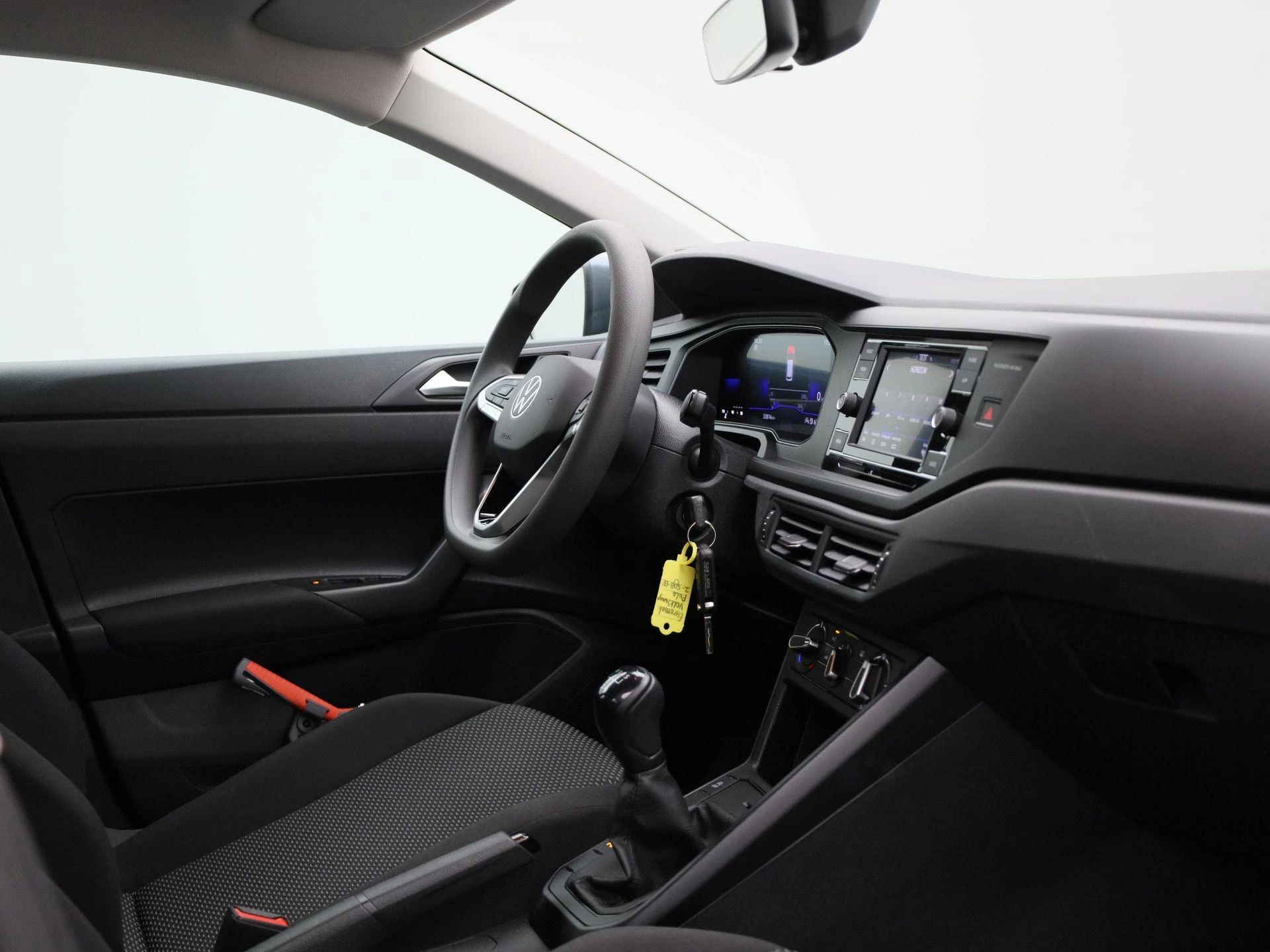Volkswagen-Polo-image-29