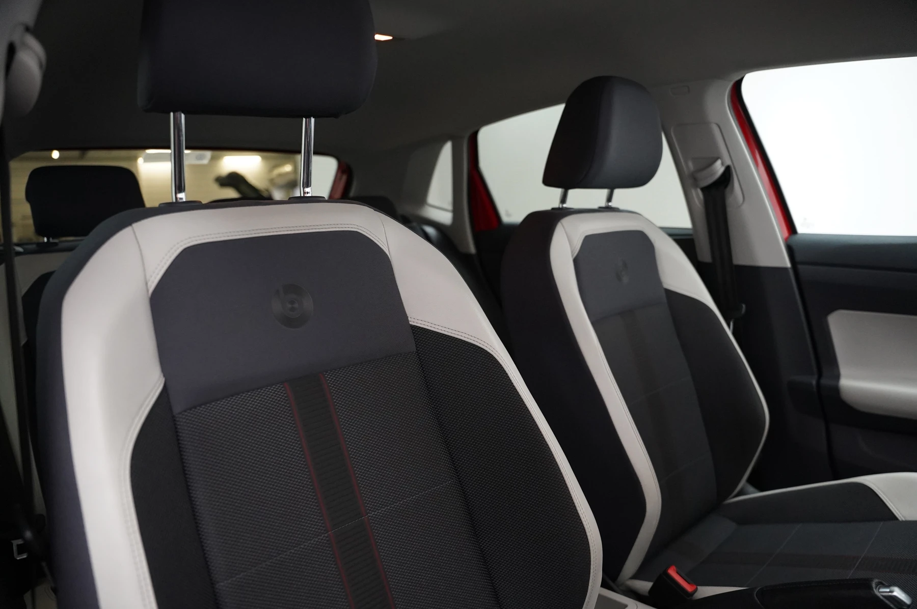 Volkswagen-Polo-image-10