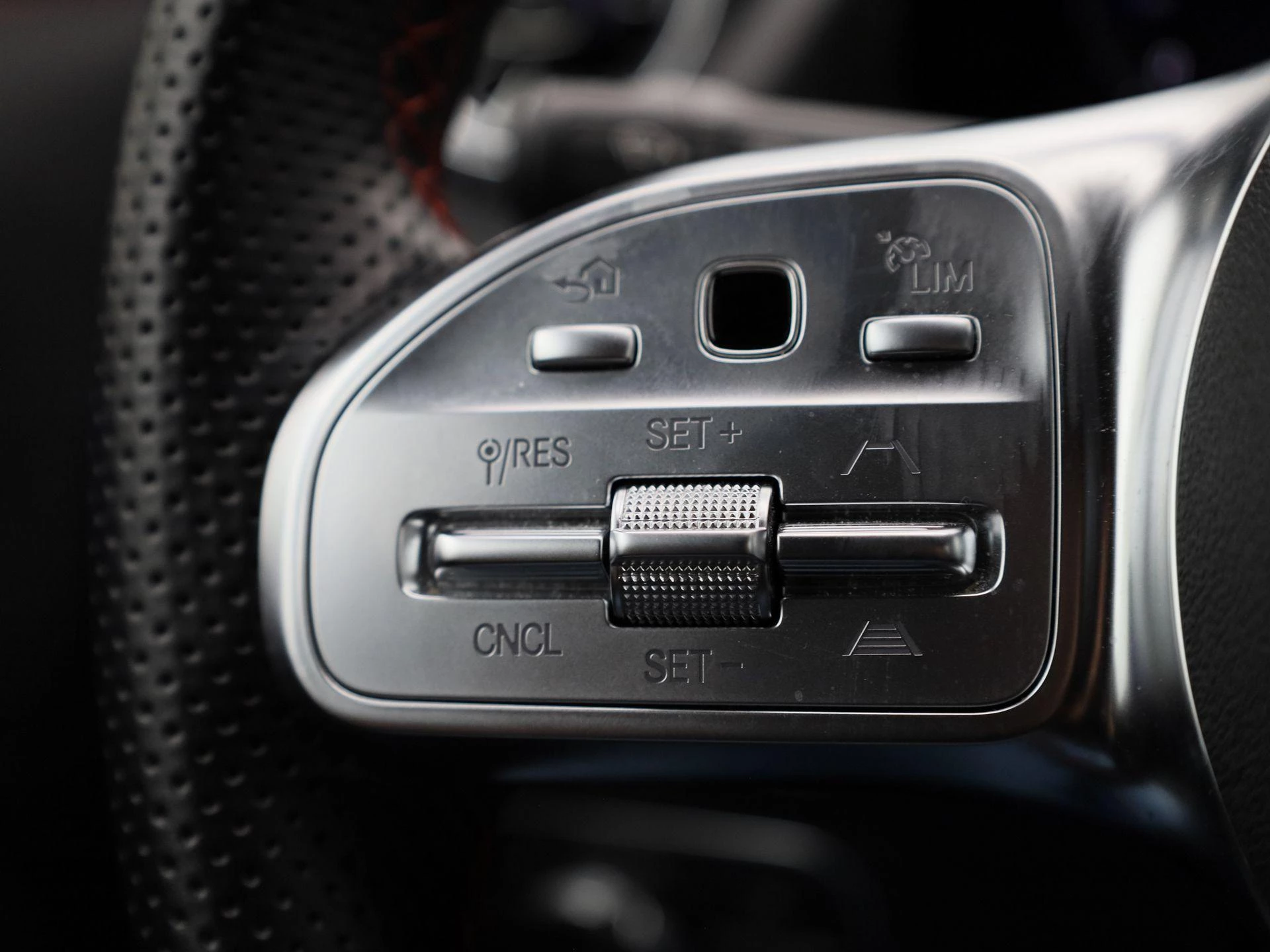 Mercedes-Benz-EQA-image-17