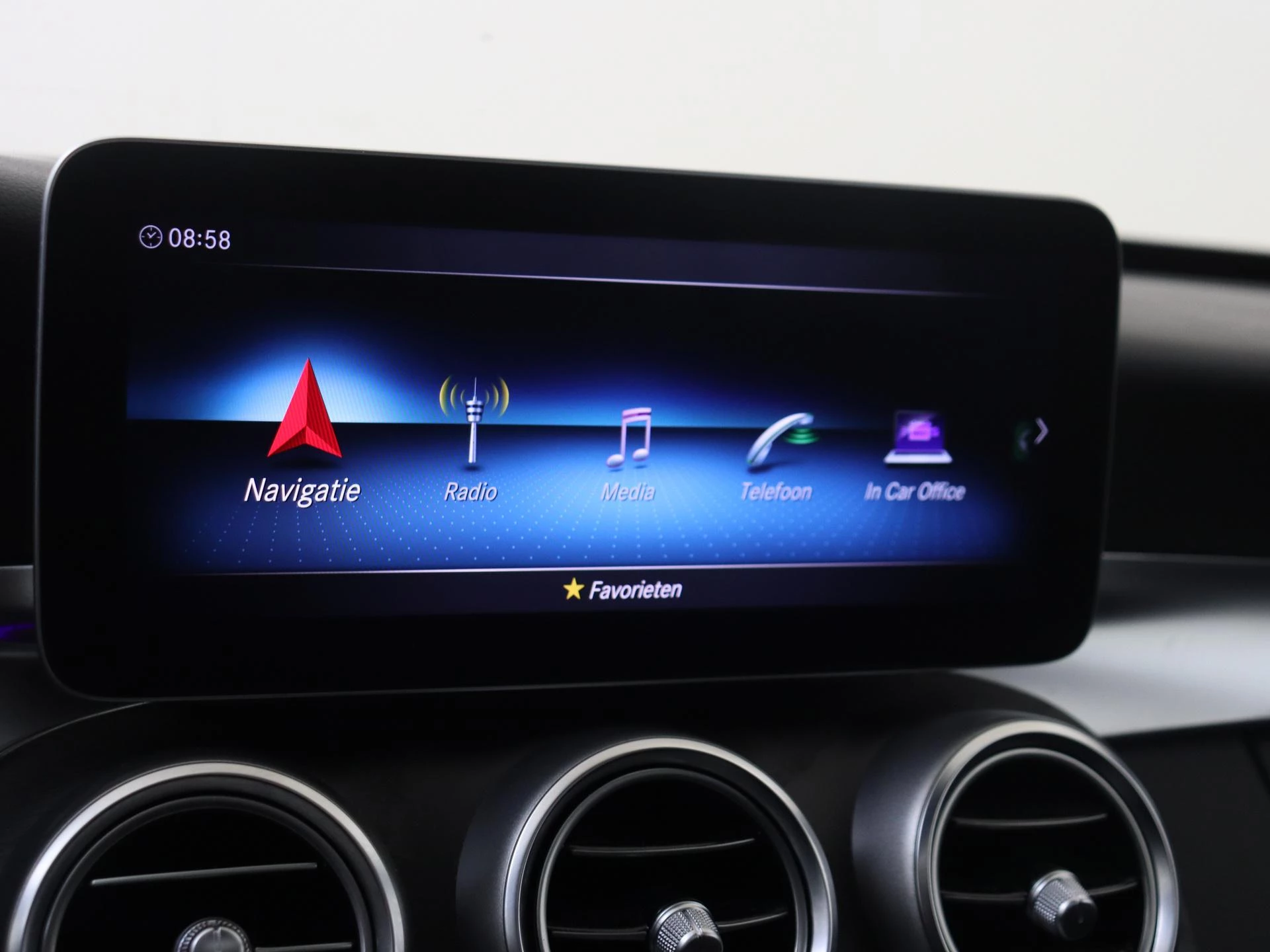 Mercedes-Benz C-Klasse 180 Premium Plus Pack