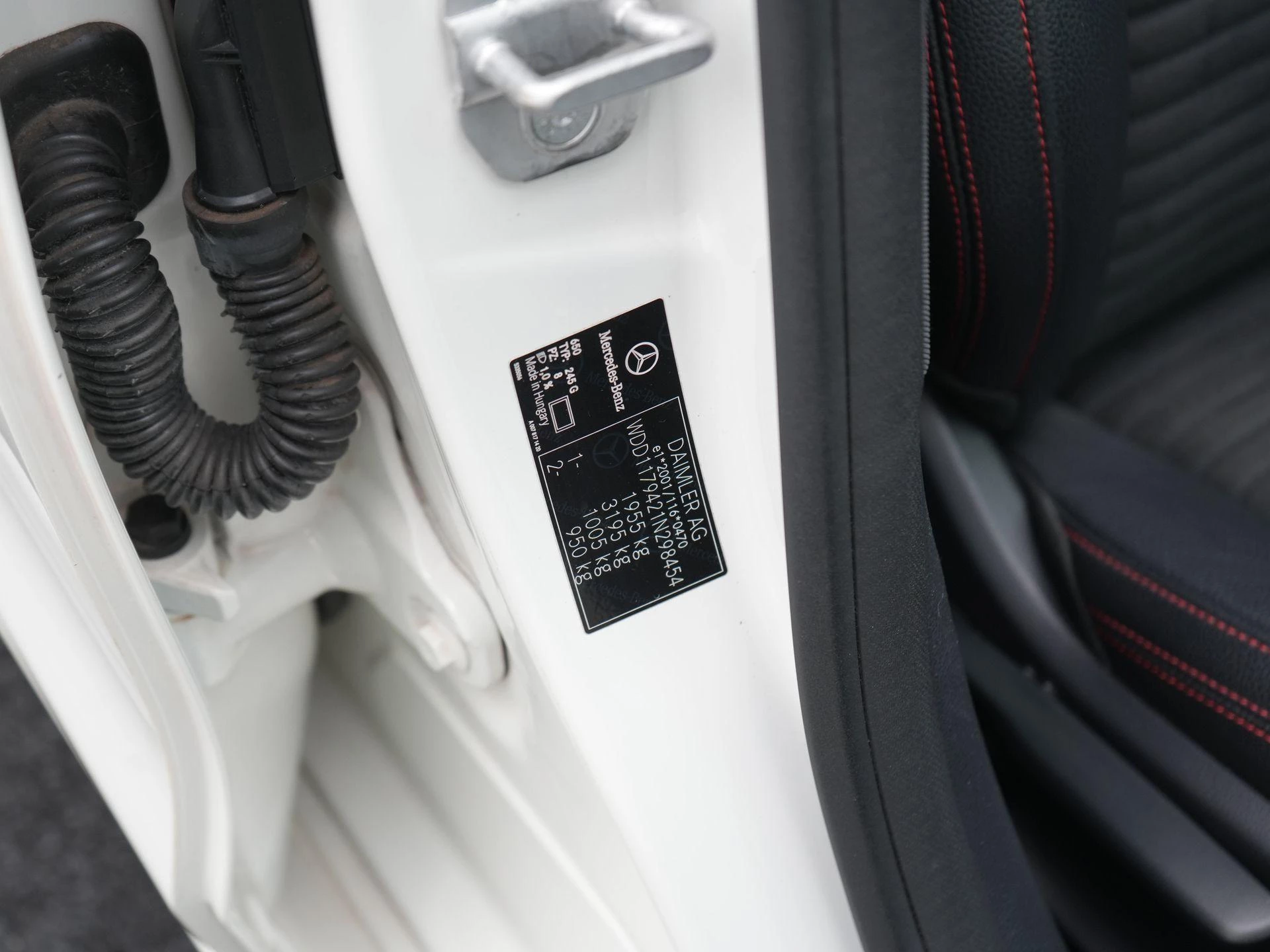 Mercedes-Benz-CLA-image-40