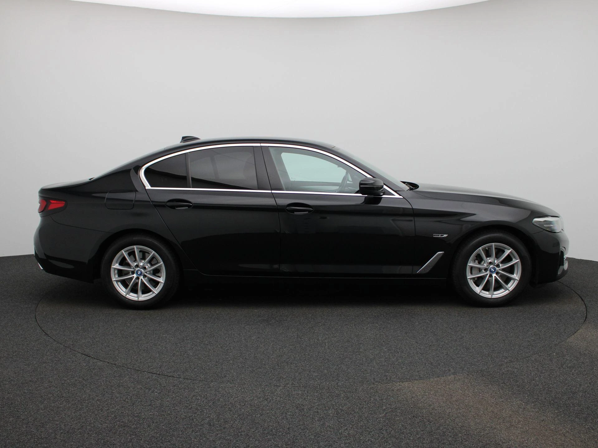 BMW-5 Serie-image-5