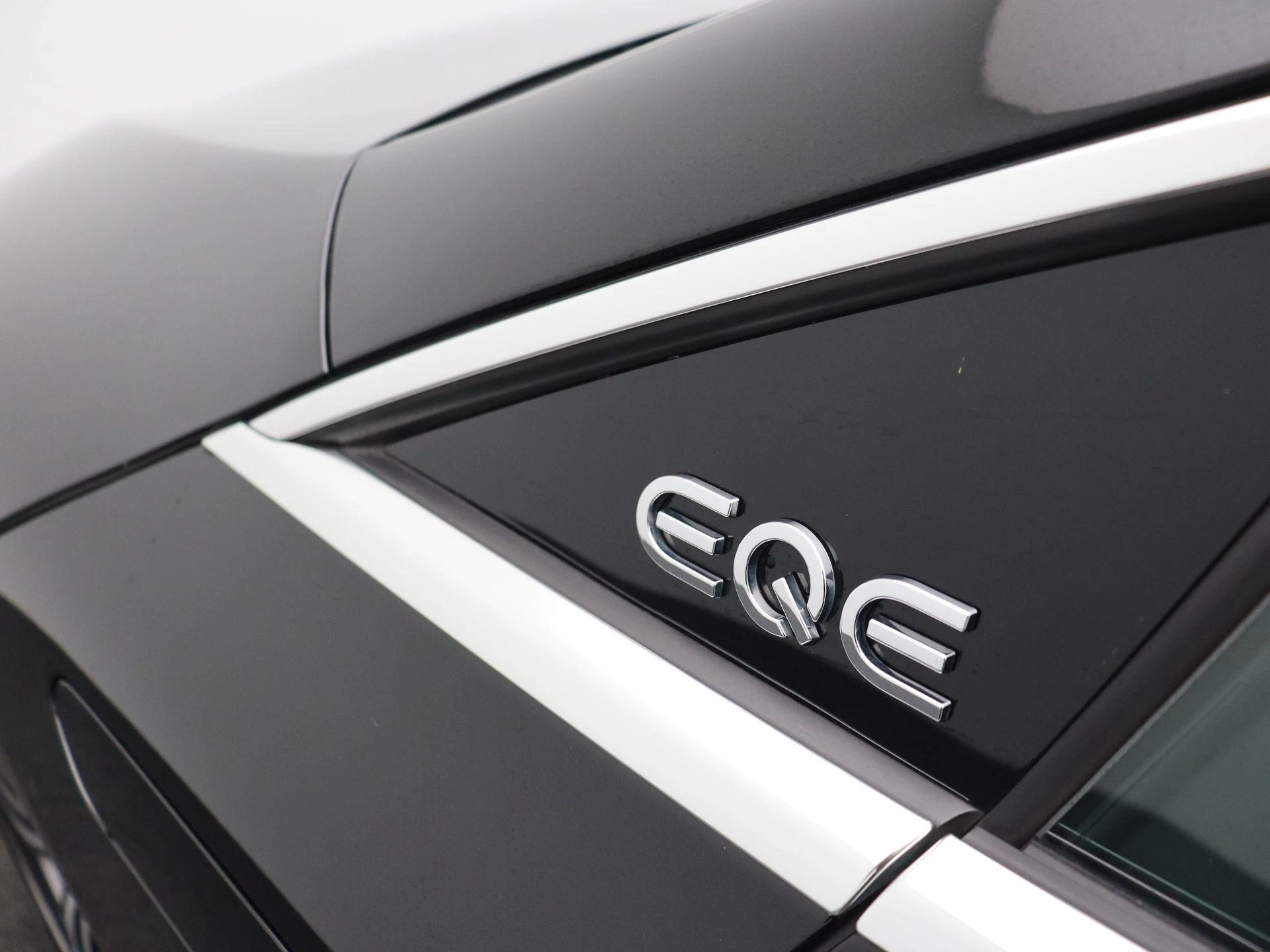 Mercedes-Benz EQE 300 Business Line + LED + CARPLAY + CAMERA +