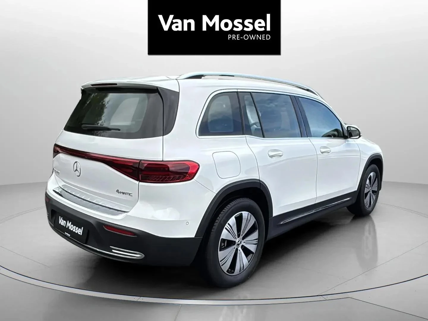 Mercedes-Benz-EQB-image-4