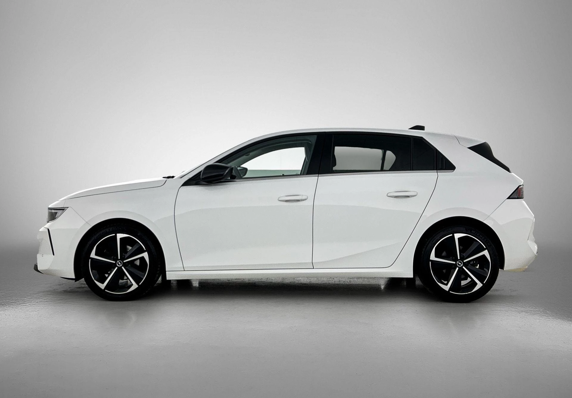 Opel-Astra-image-1