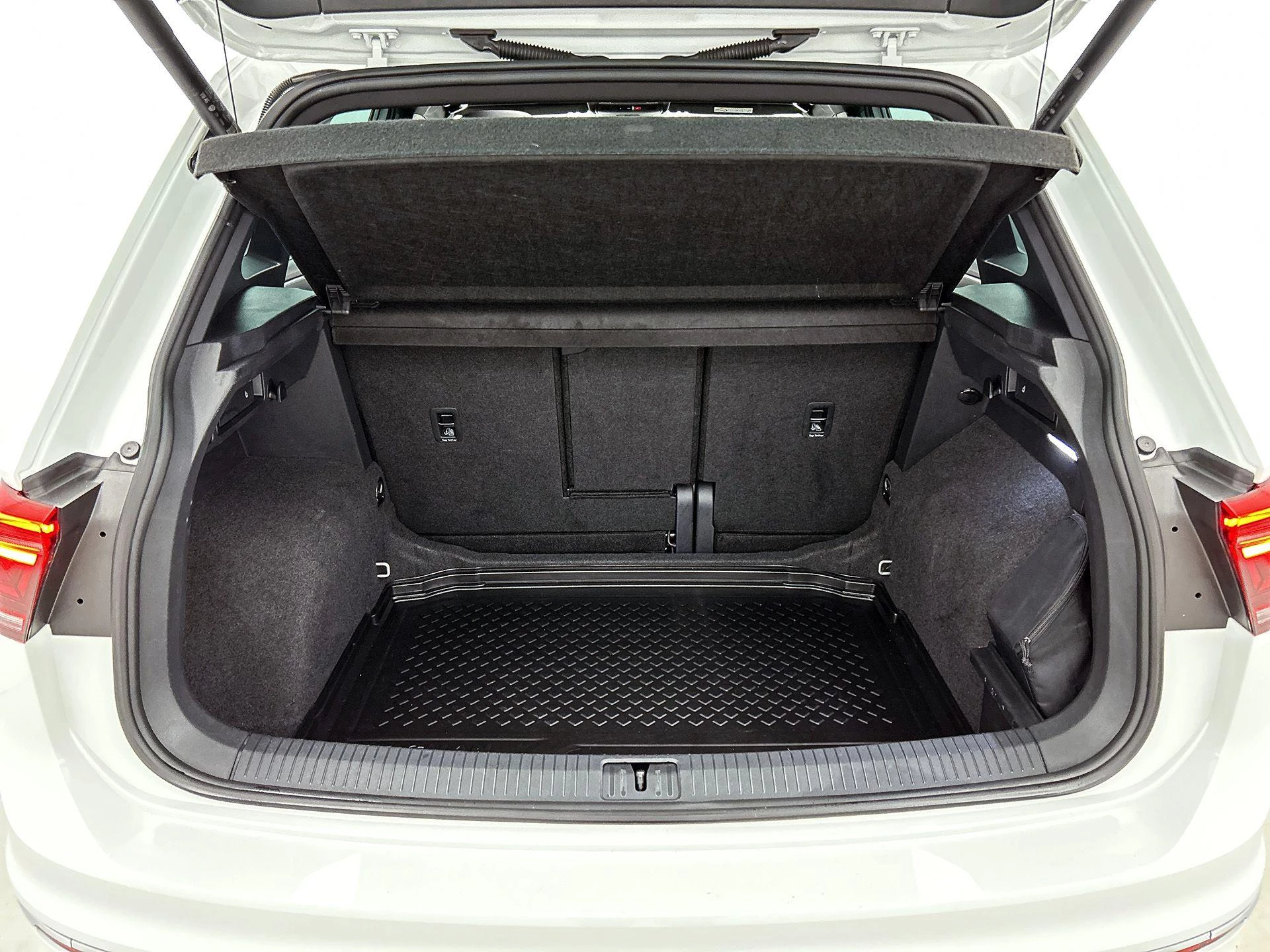 Volkswagen-Tiguan-image-15