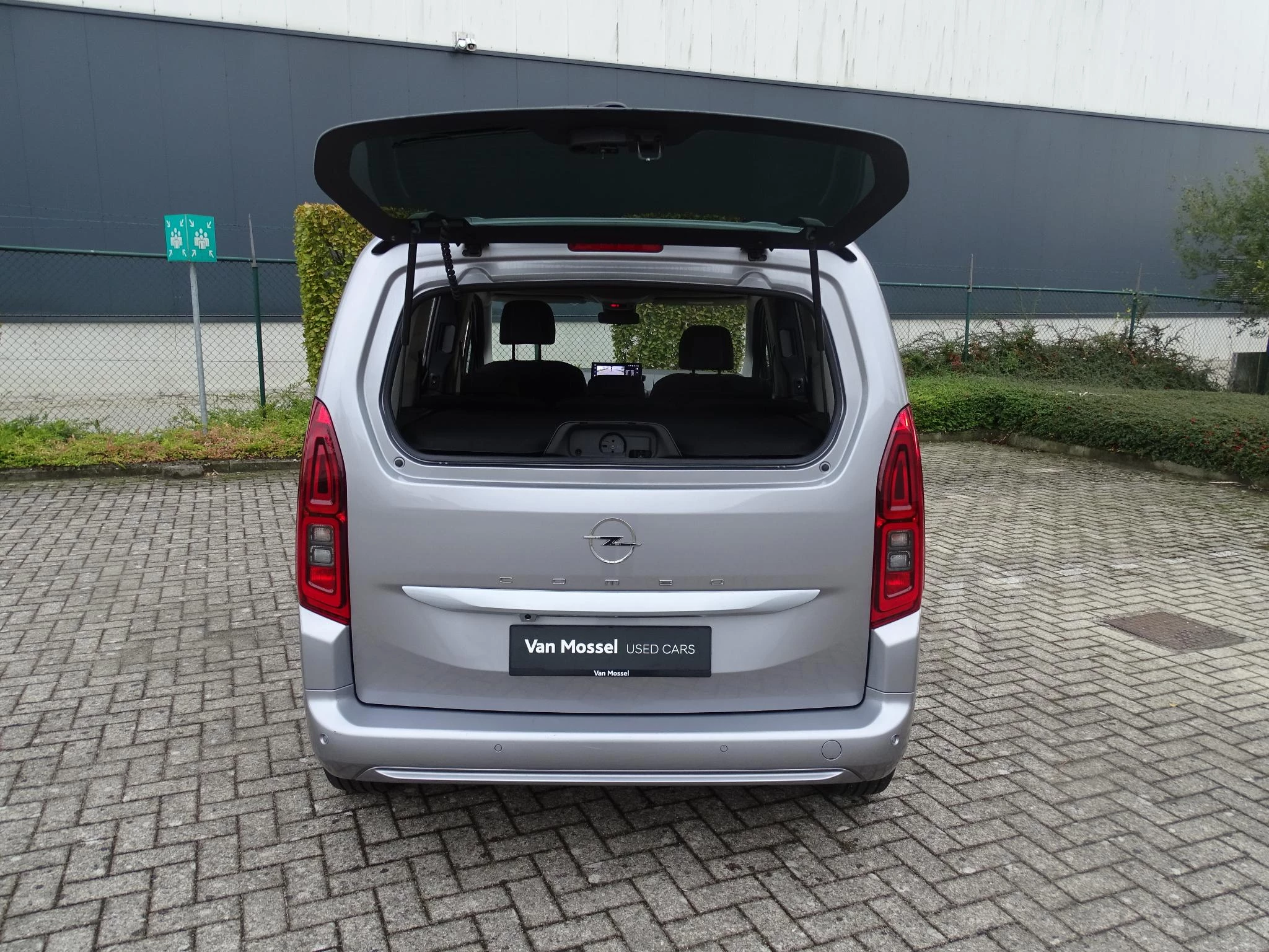 Opel-Combo-image-18