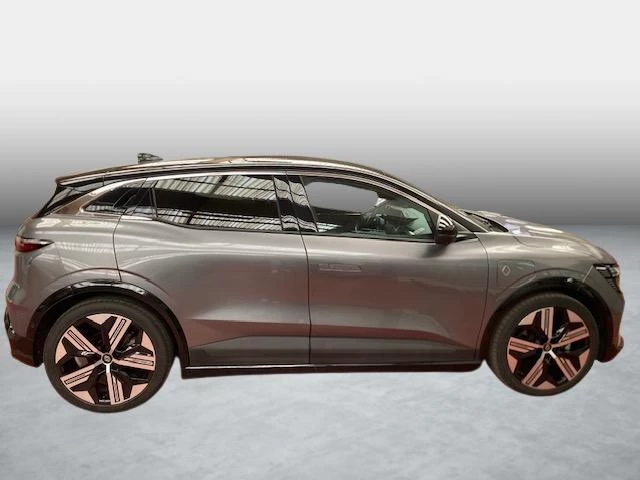 Renault-Megane E-Tech-image-4