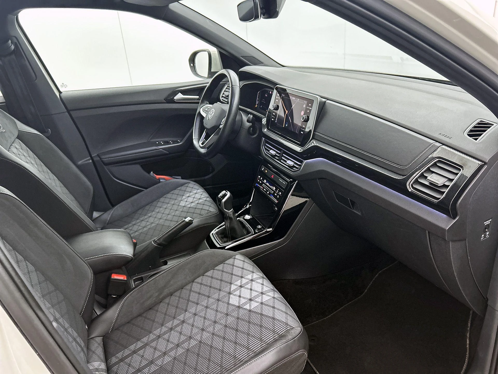 Volkswagen-T-Cross-image-21