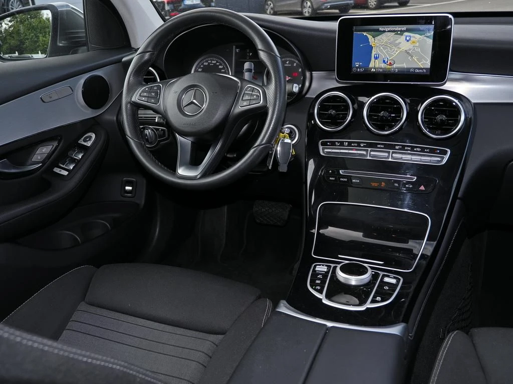 Mercedes-Benz-GLC 250-image-9