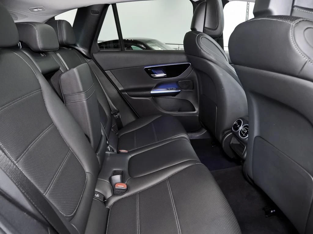 Mercedes-Benz-GLC 200-image-14
