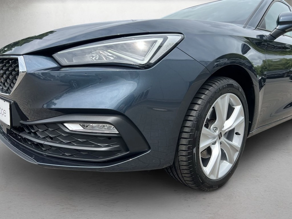 SEAT Leon 2.0 TDI DSG Style *Navi*LED*AHK*