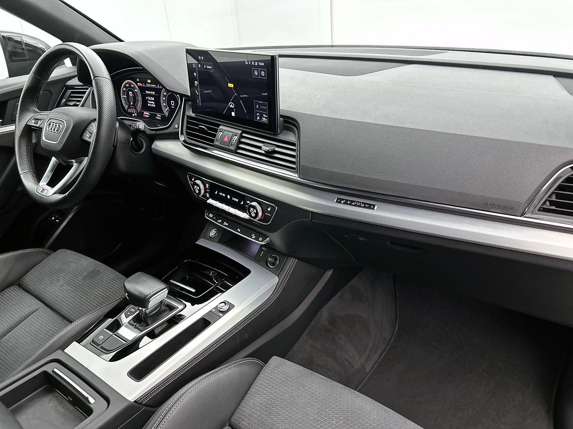 Audi-Q5-image-25