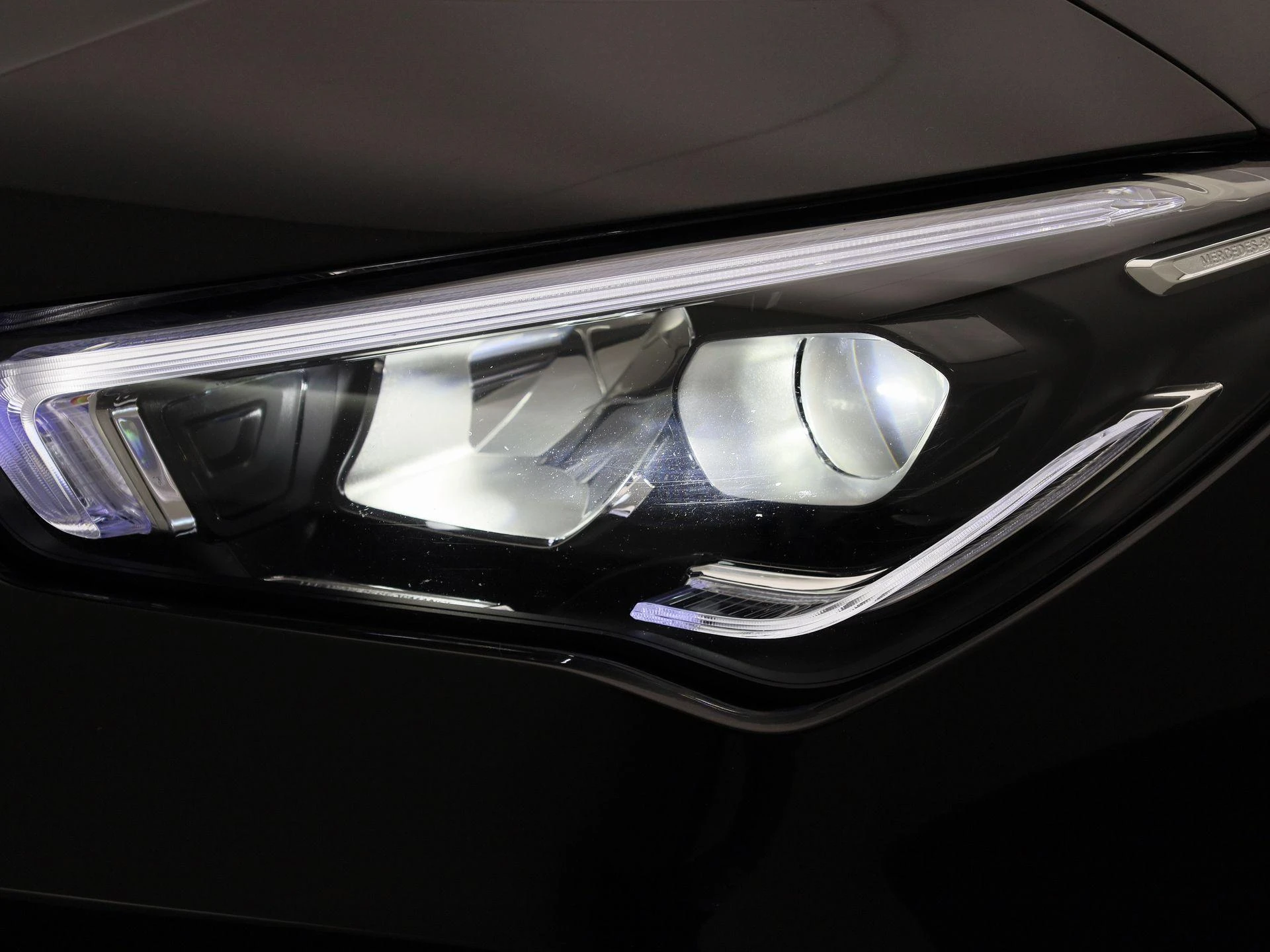 Mercedes-Benz-CLA-image-12